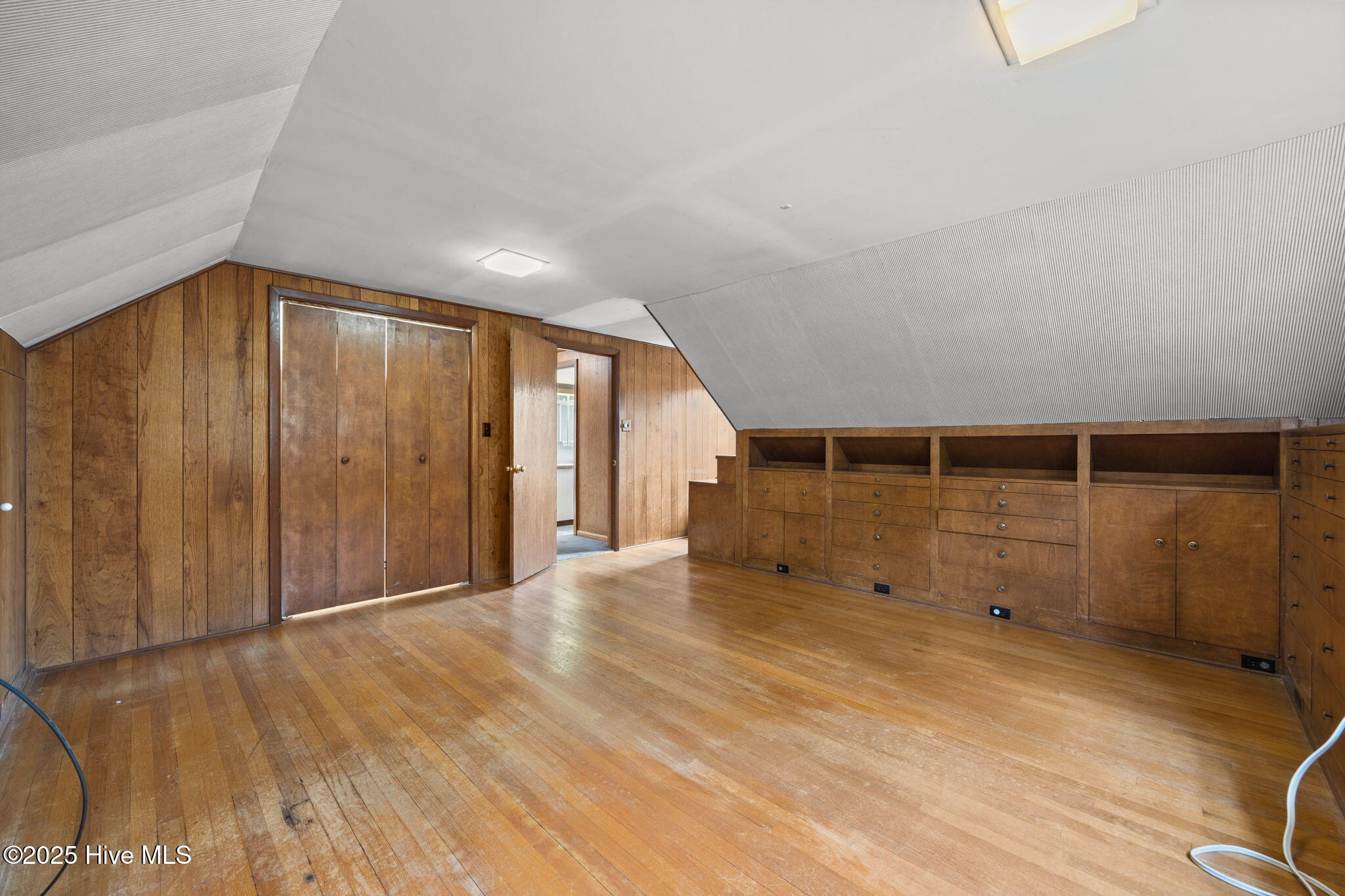 100544163 | Photo 33