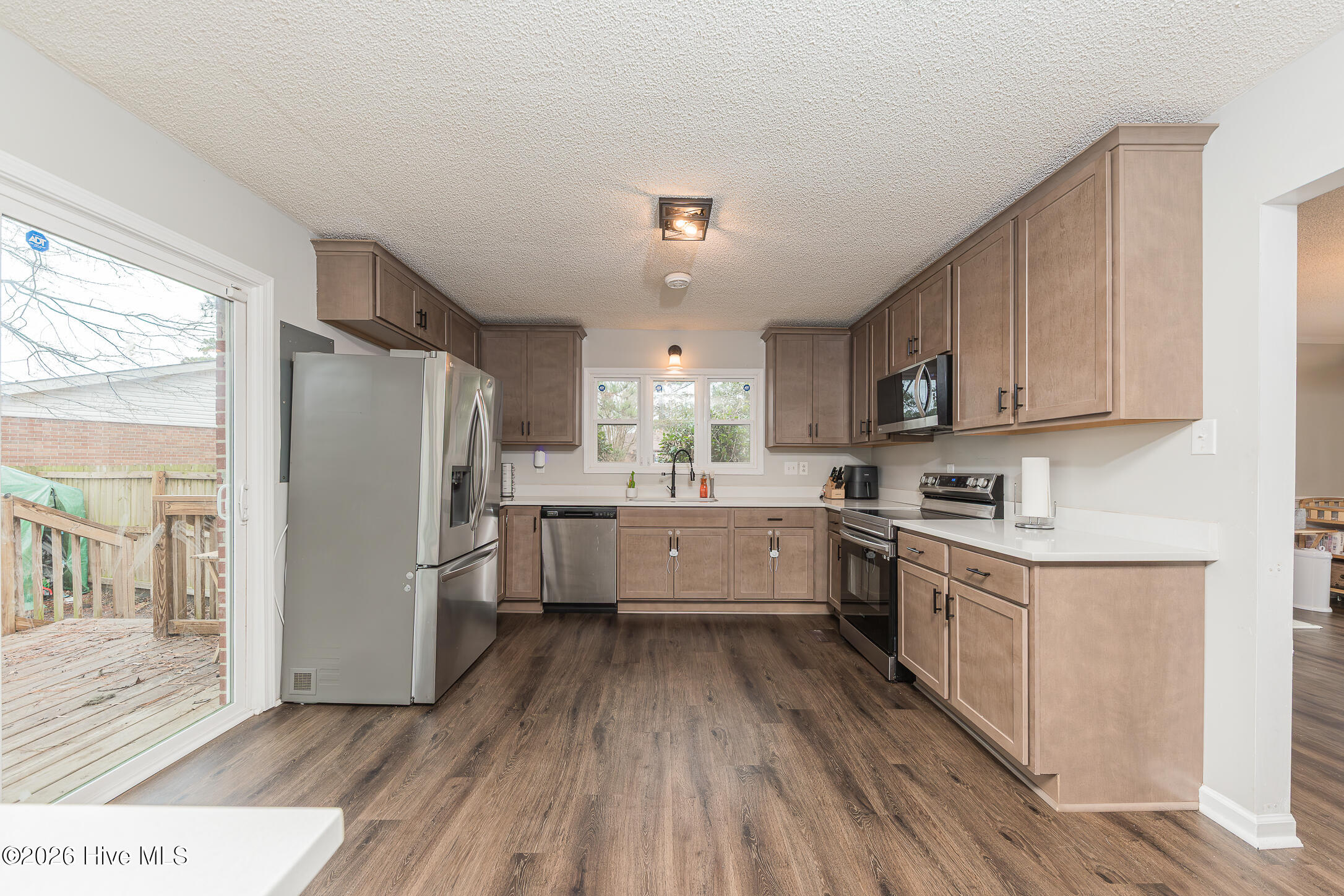 100558087 | Photo 17