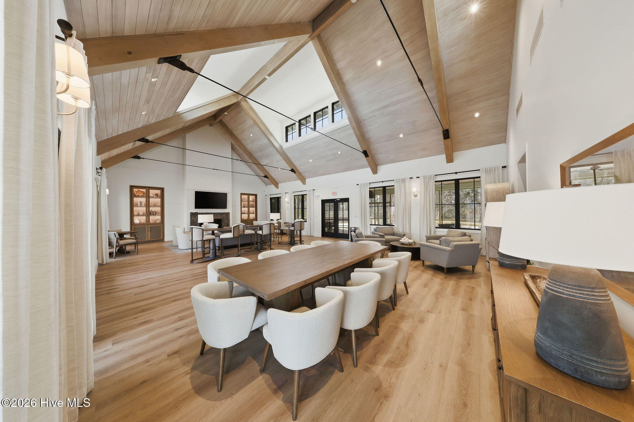 100558472 | Photo 54