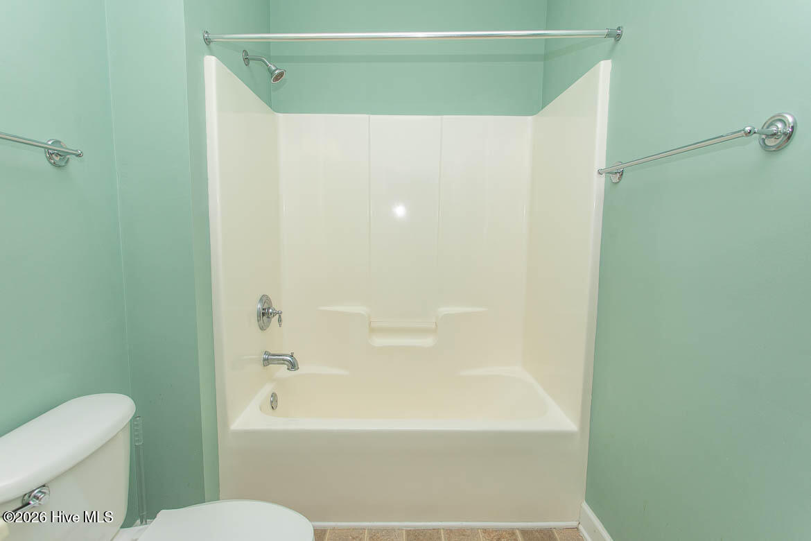 100564838 | Photo 30