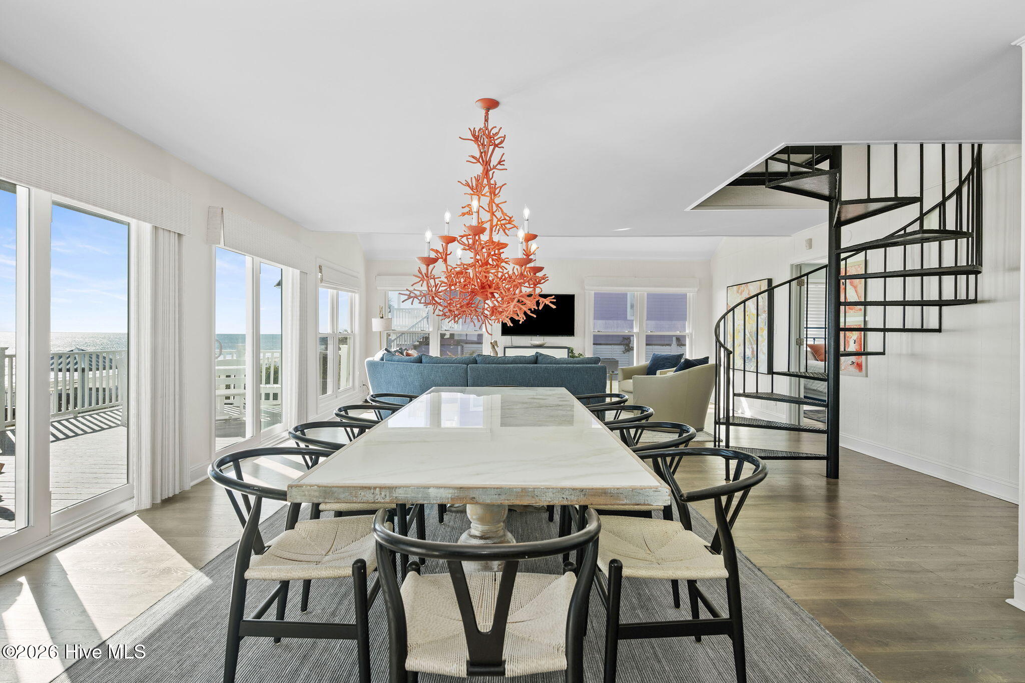 100552942 | Photo 10