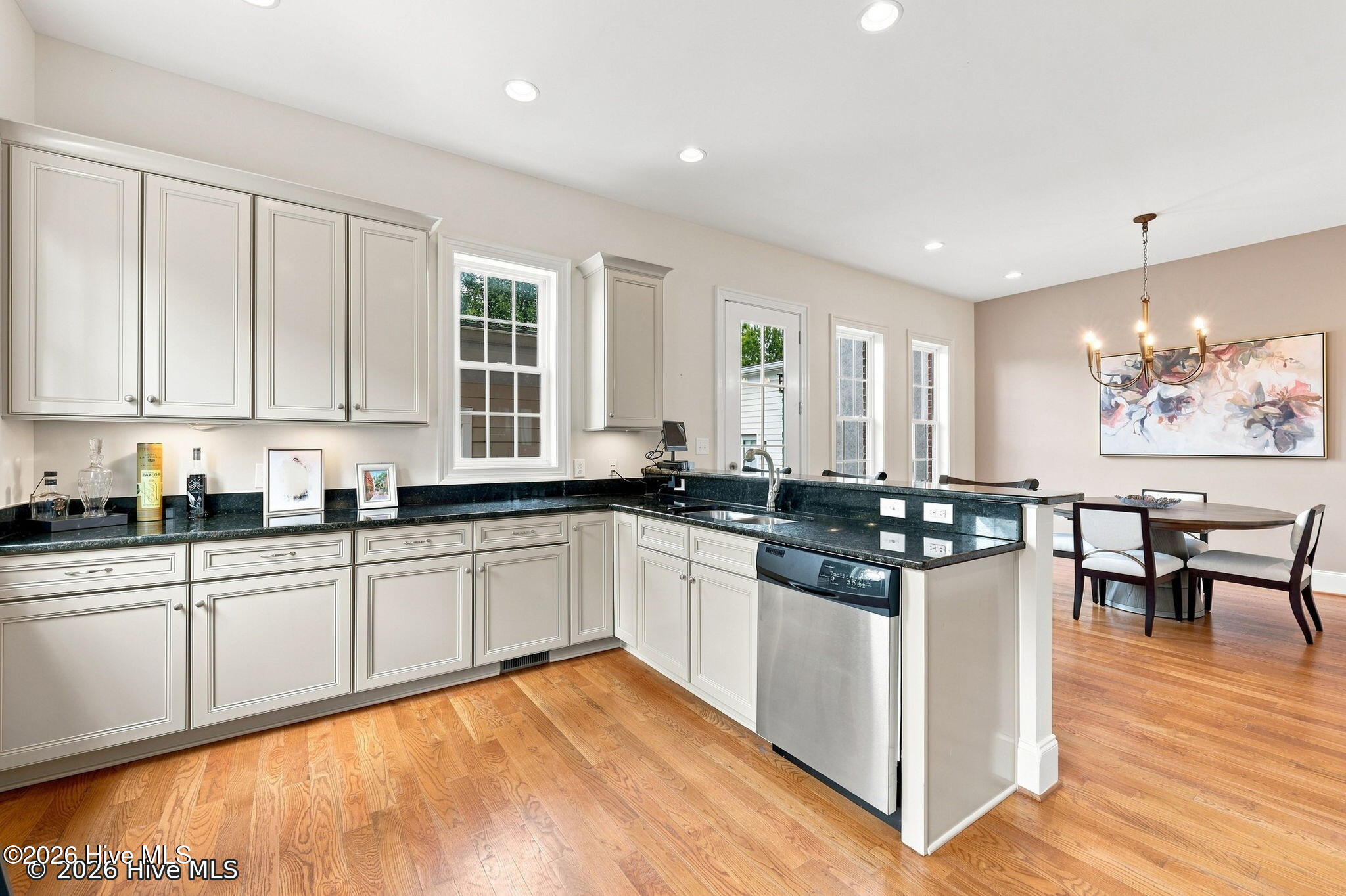 Kitchen & Dining Areas