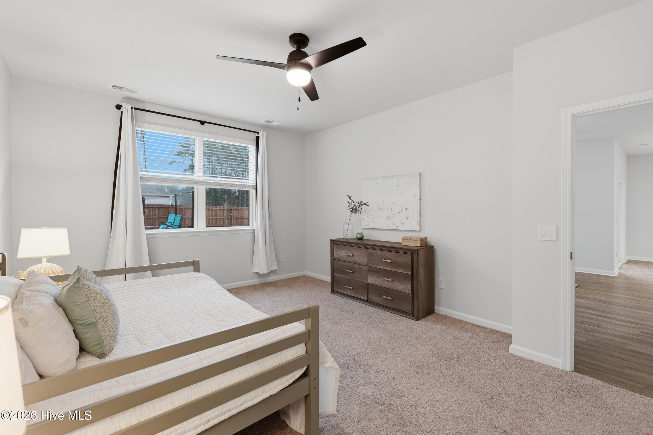 100561033 | Photo 25