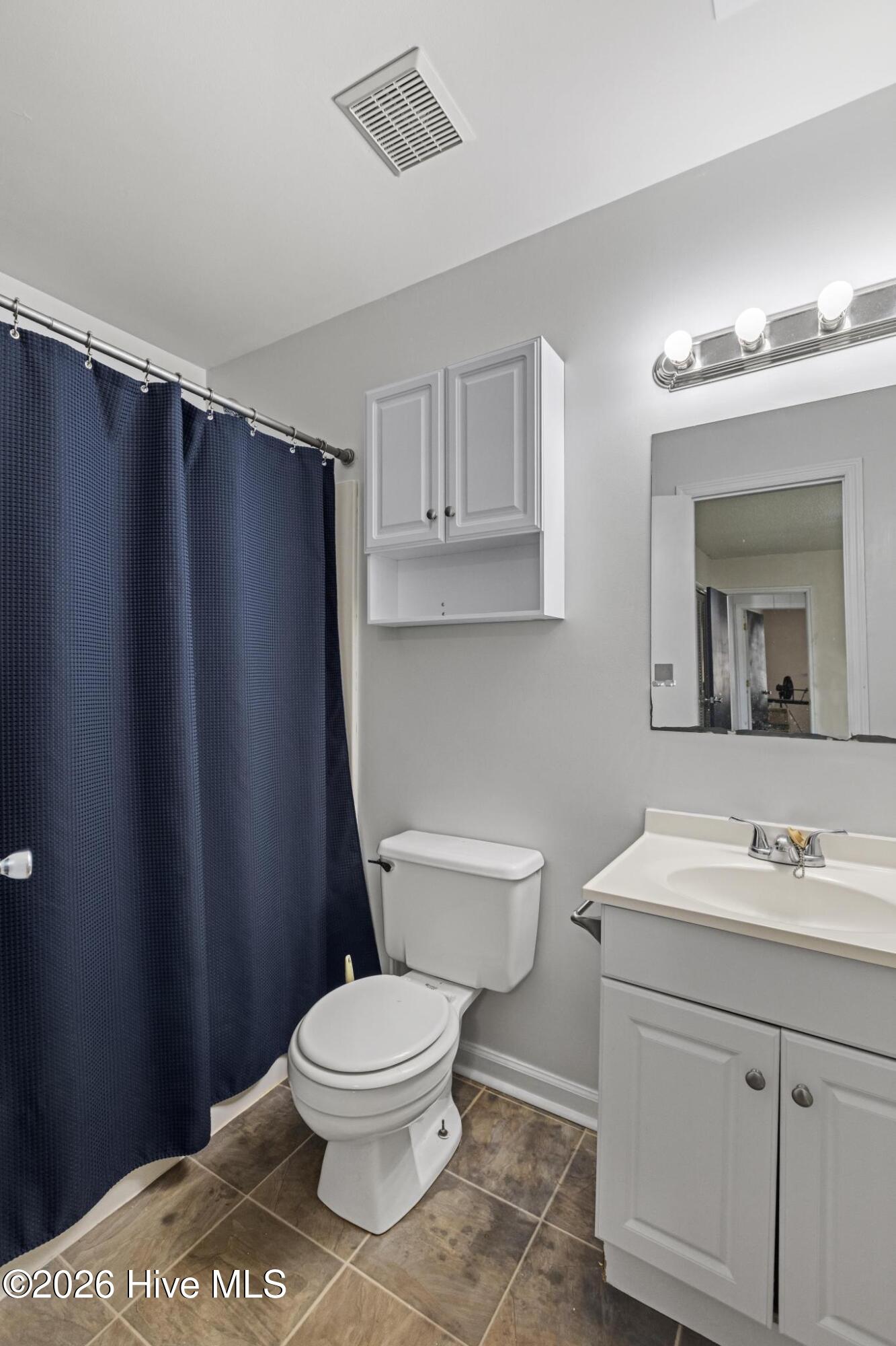 100558946 | Photo 10