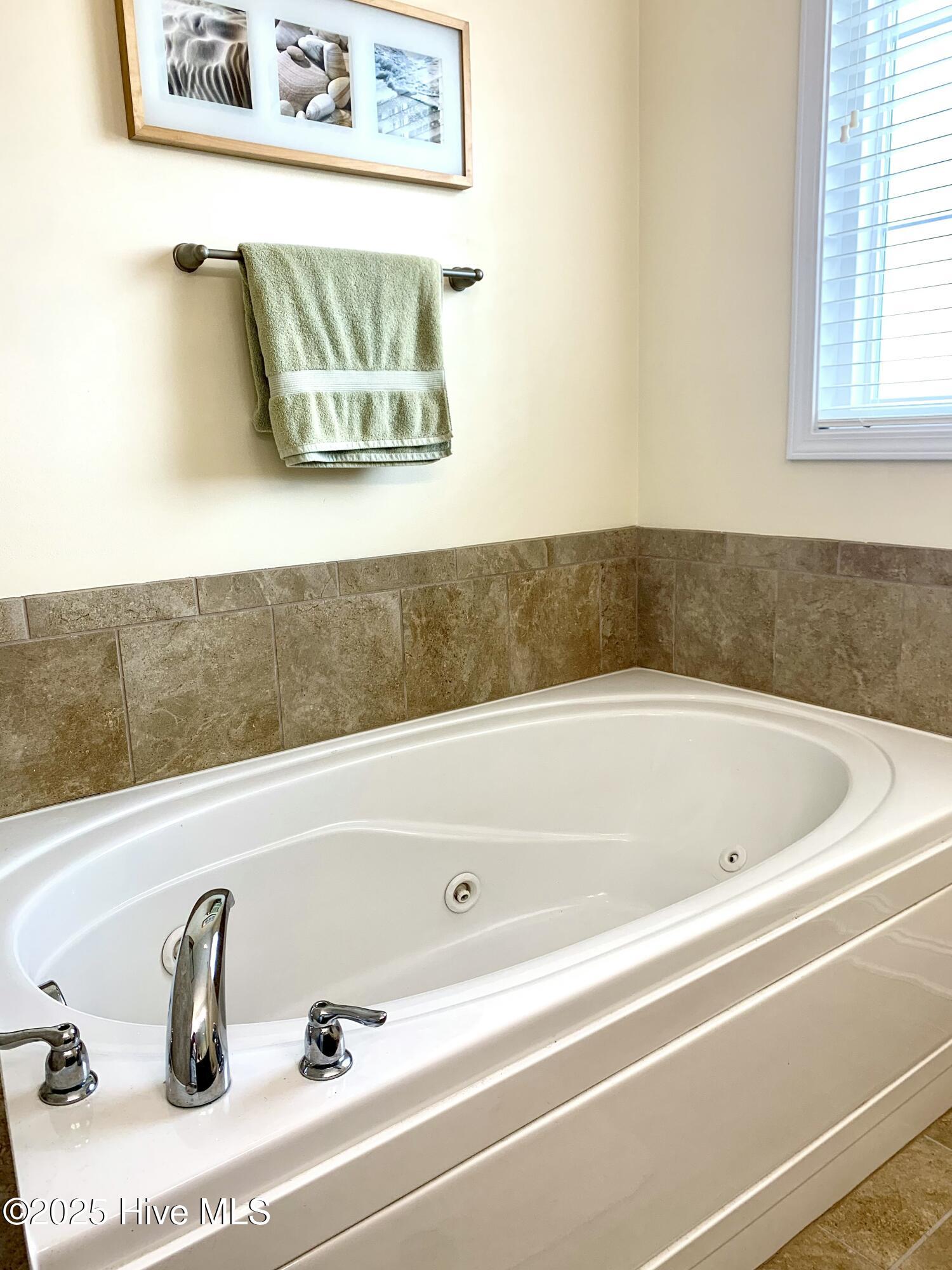 100536015 | Photo 40