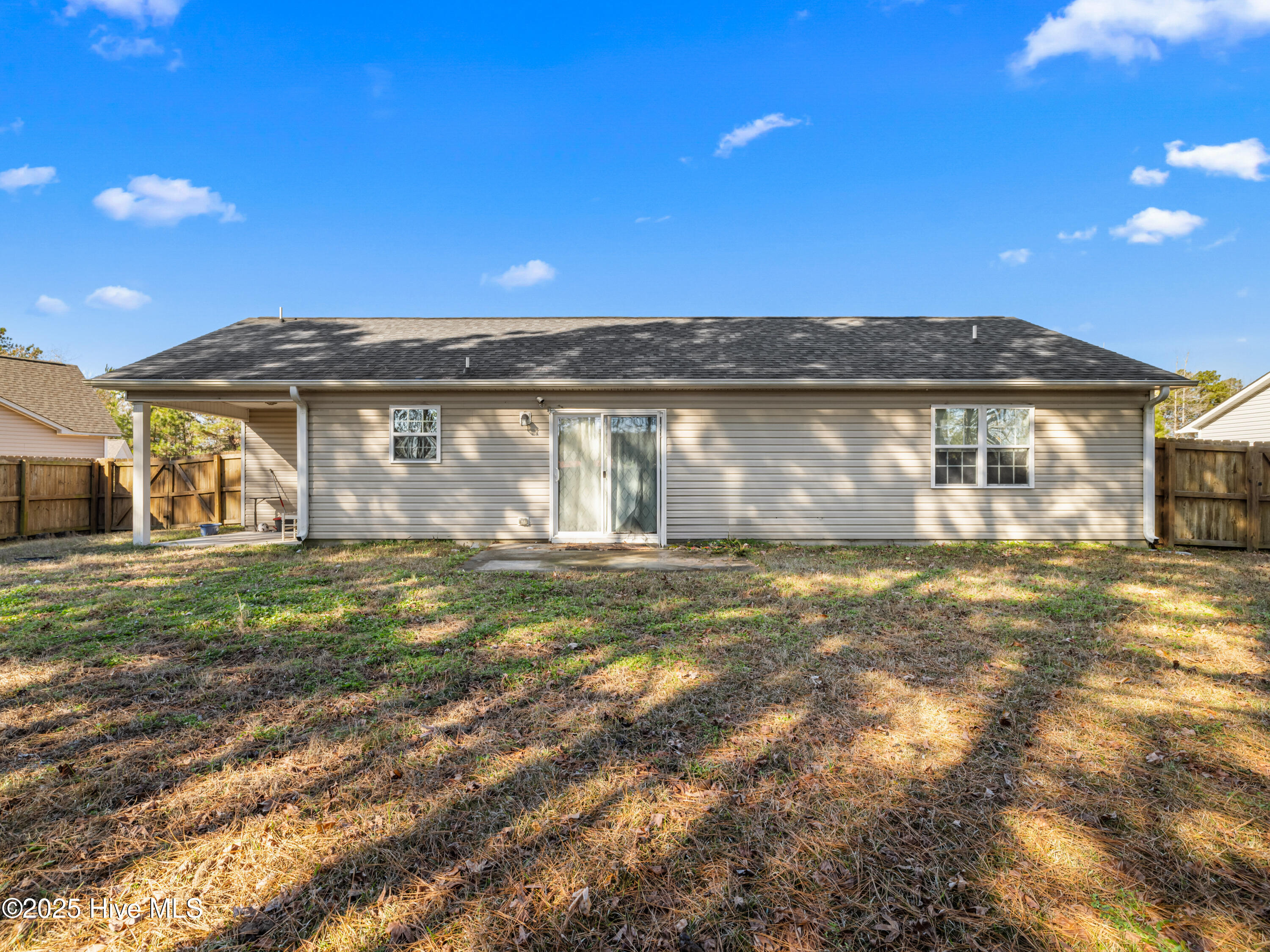 100565265 | Photo 18