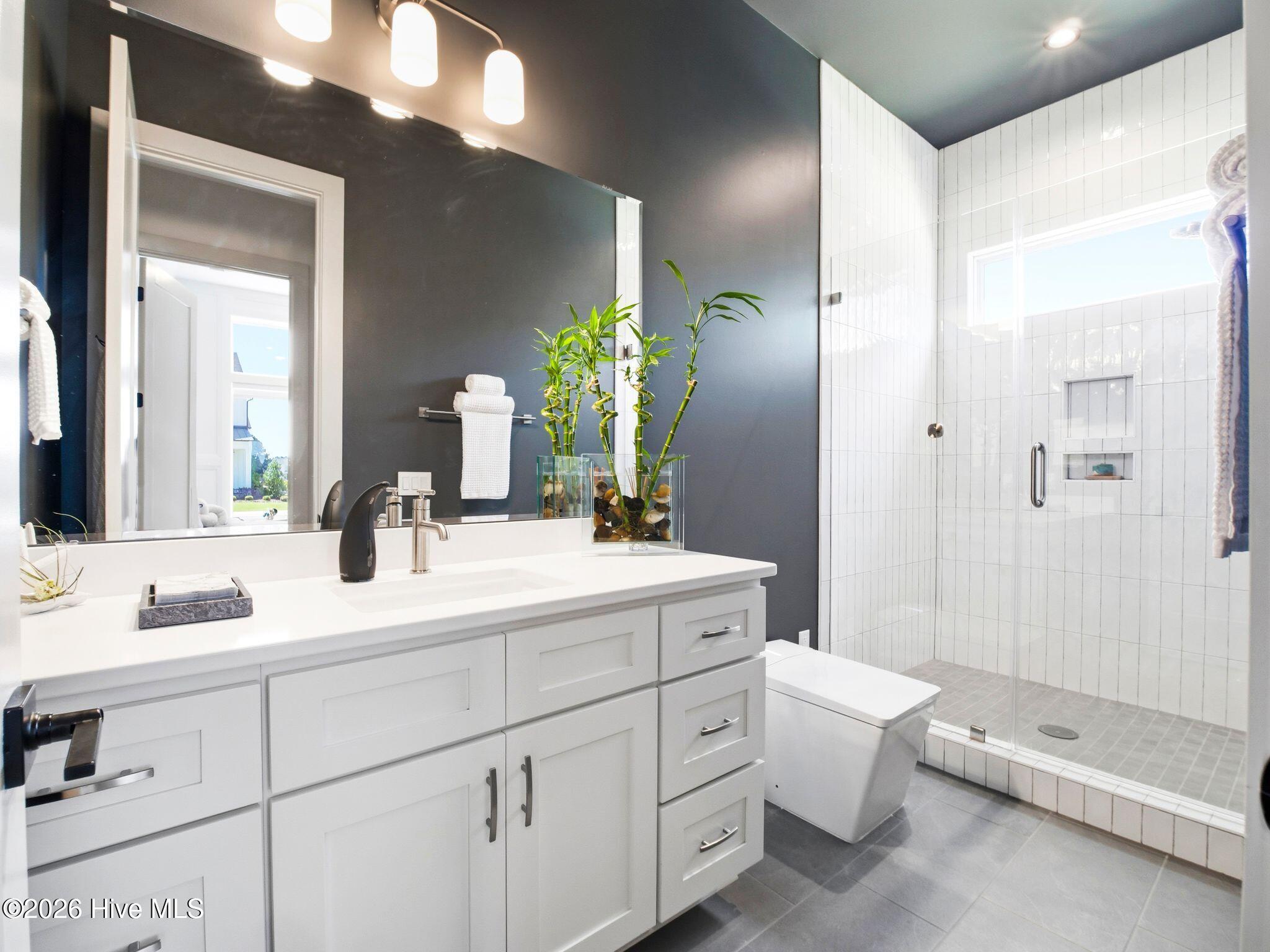 100569019 | Photo 32