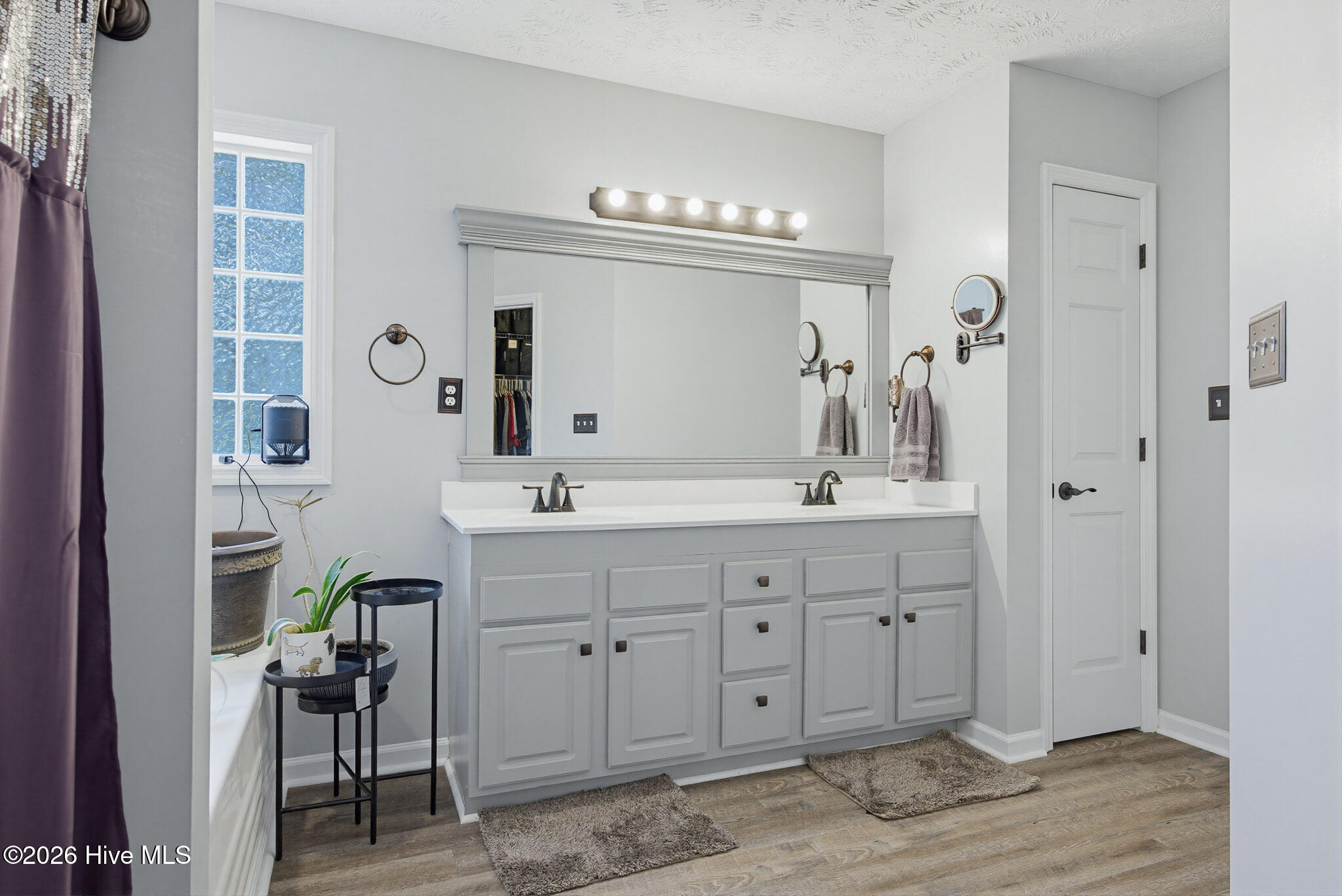 303 E Regent Court,Jacksonville