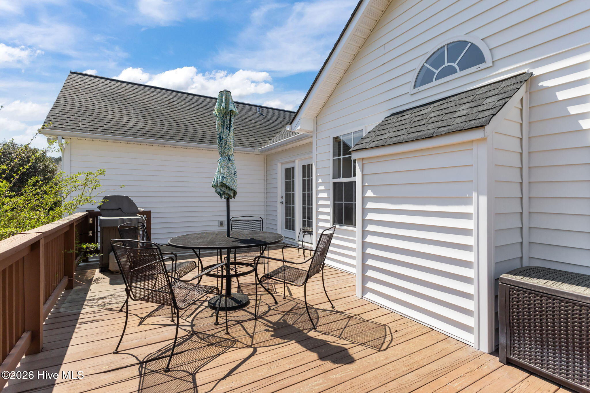 100561719 | Photo 37