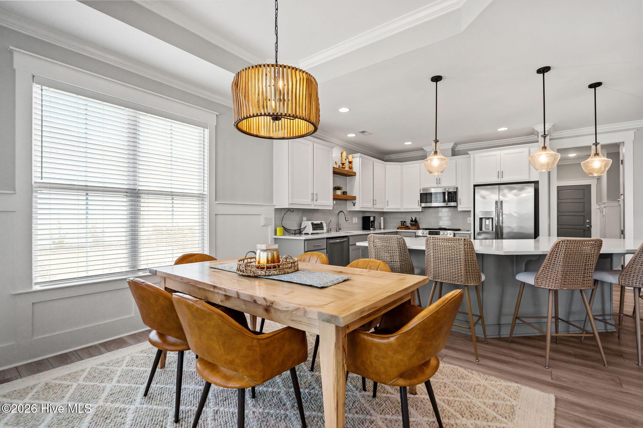 100567182 | Photo 34