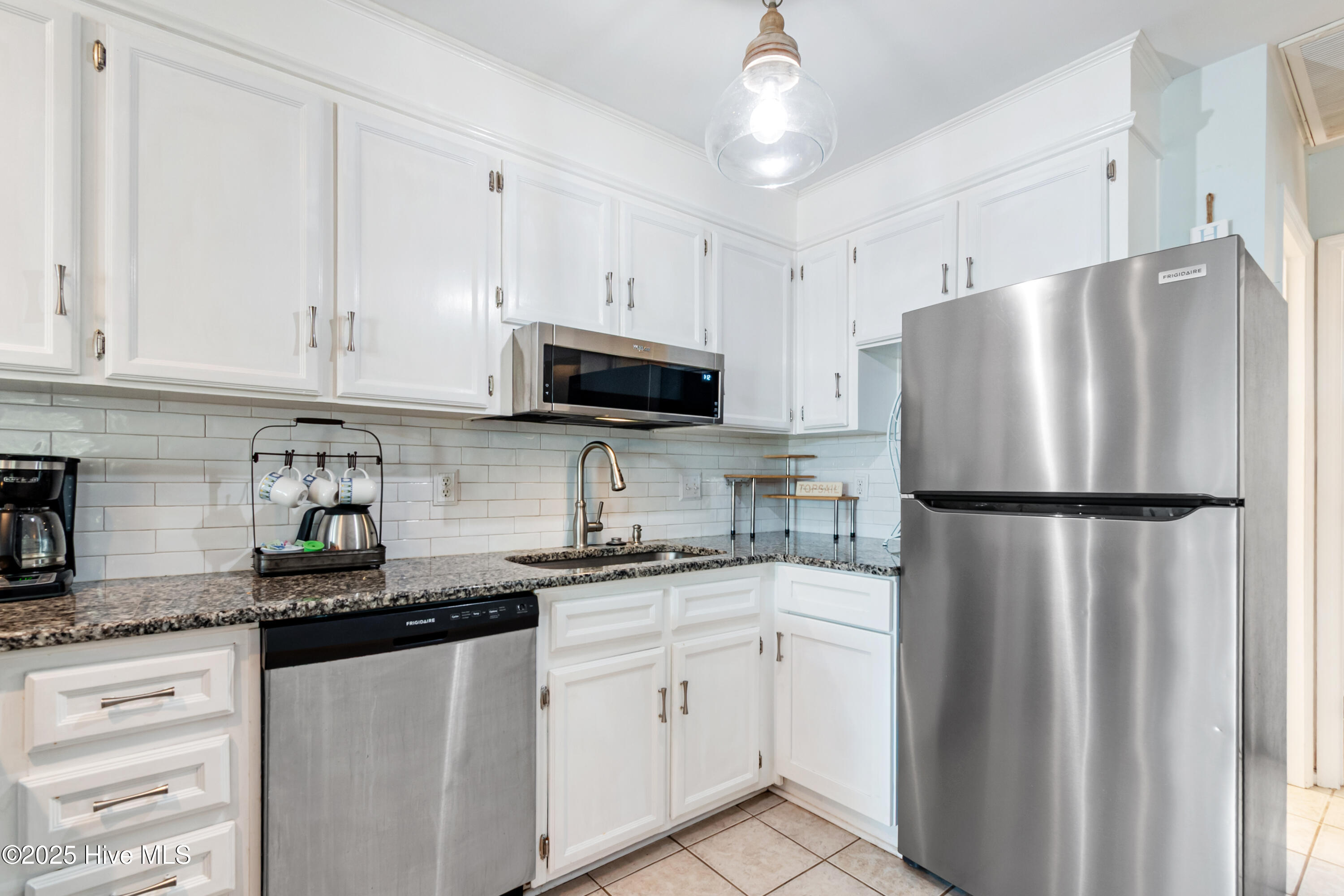 100539702 | Photo 15