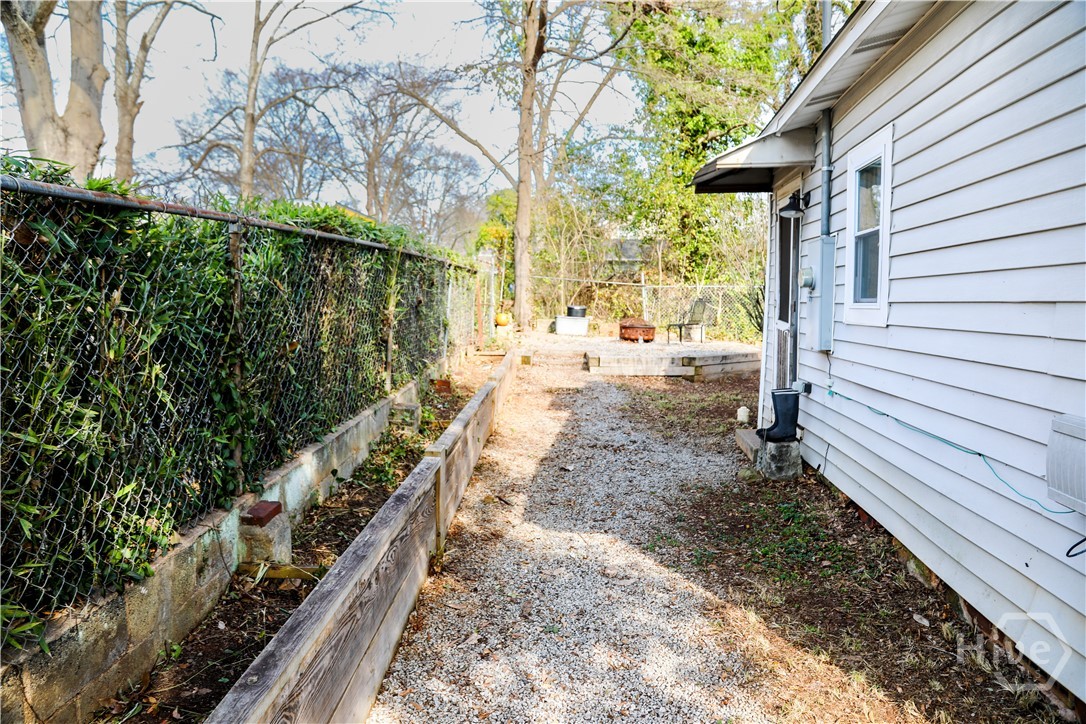 1398 W Hancock Avenue W