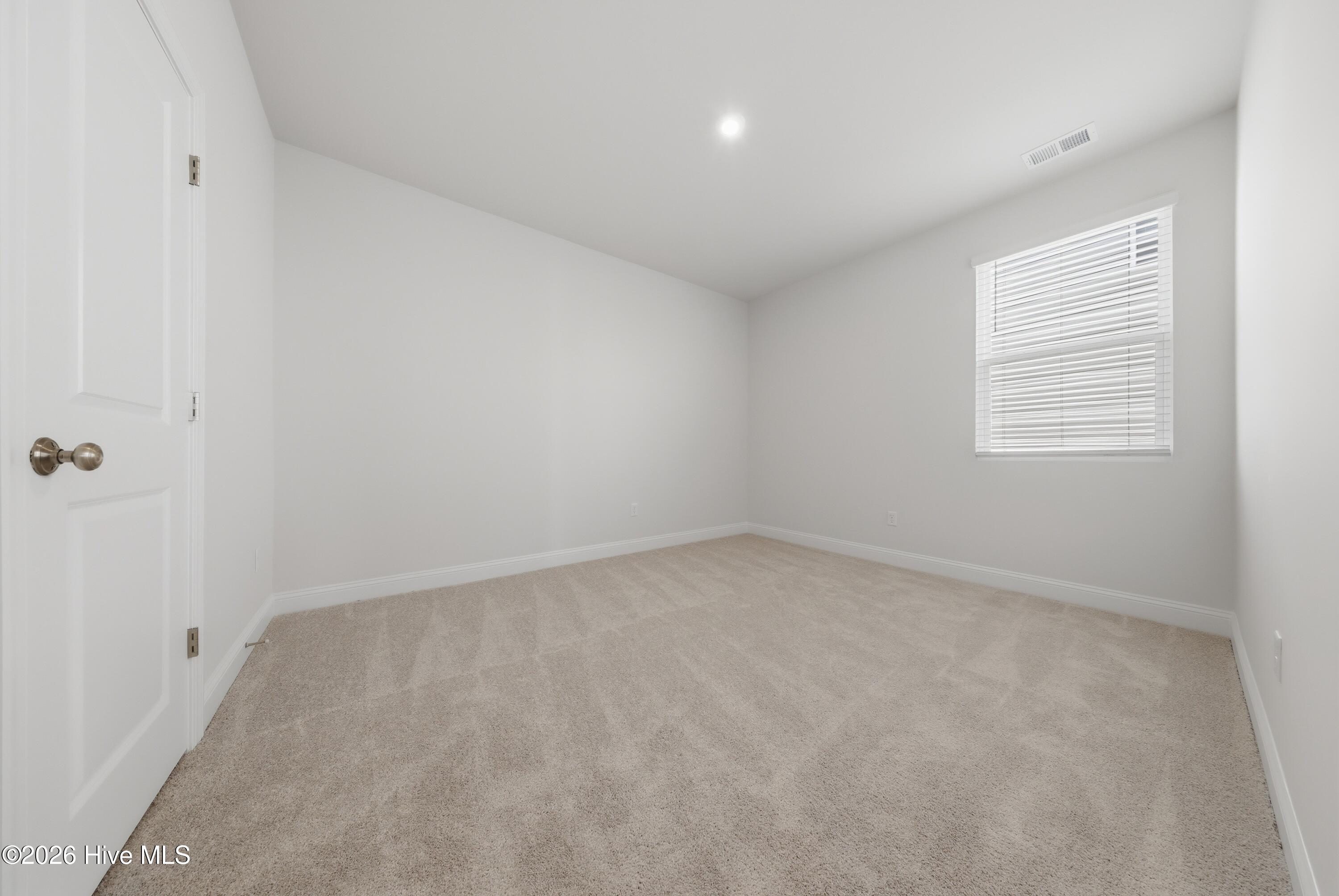 100563139 | Photo 14