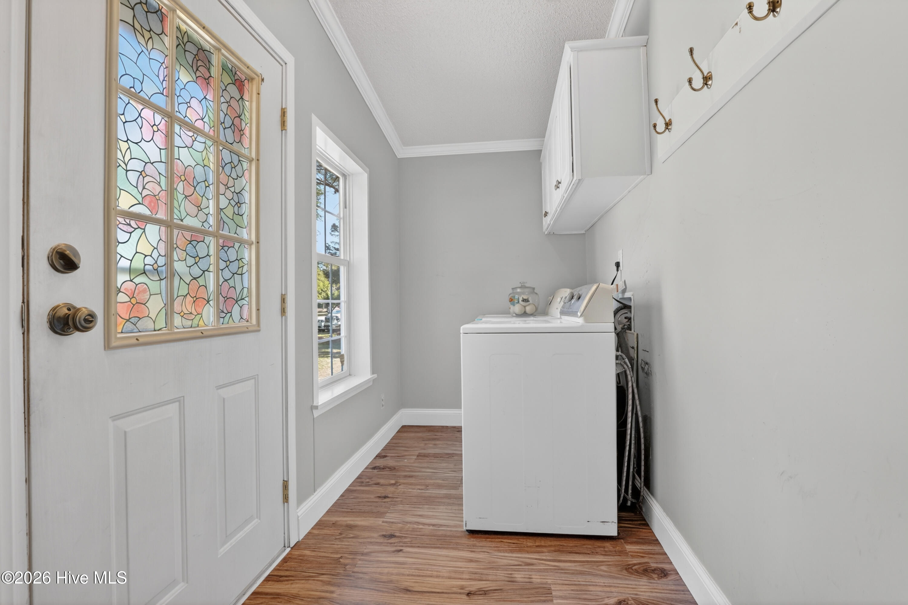 100568101 | Photo 25