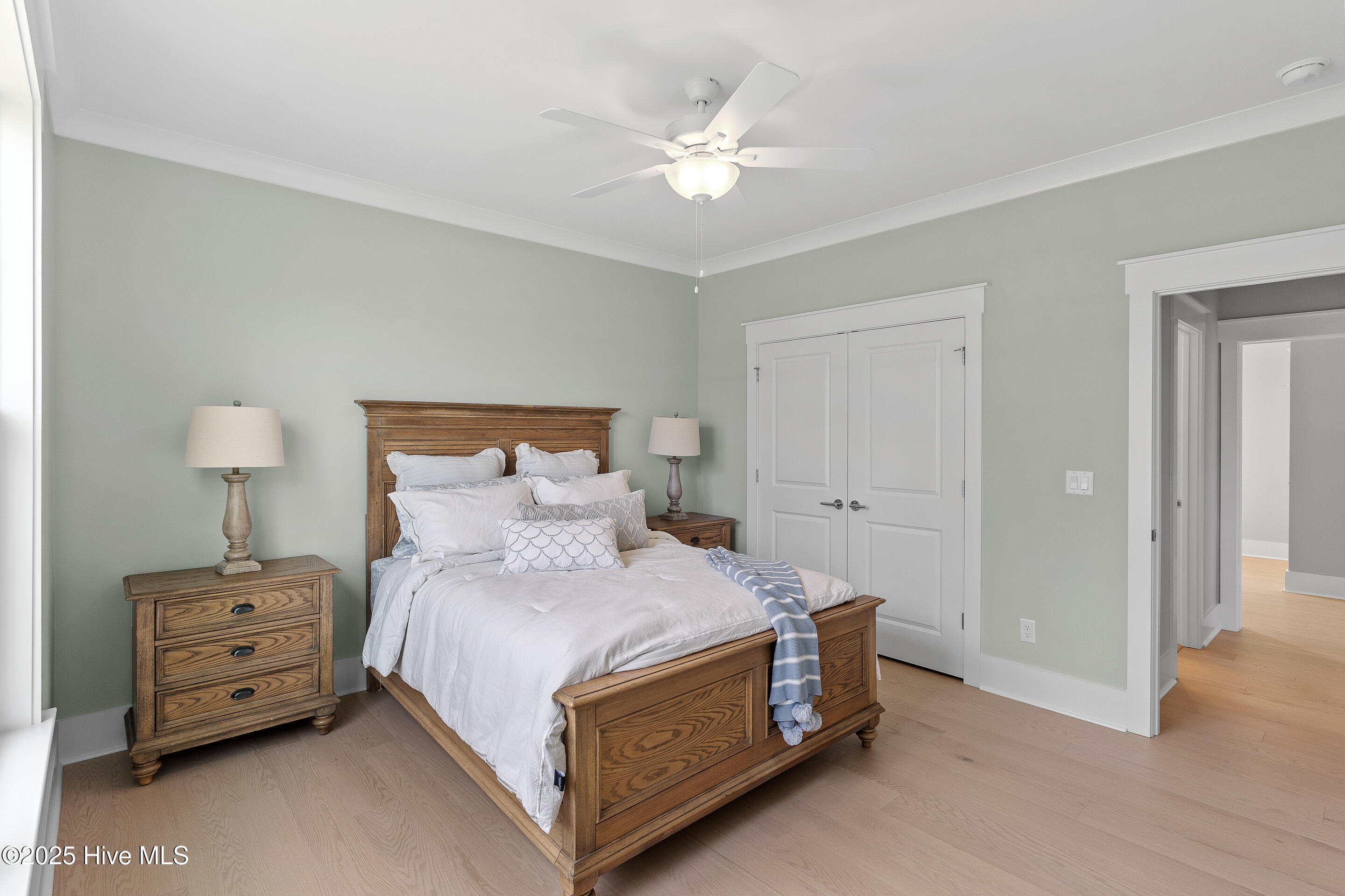 100471087 | Photo 33