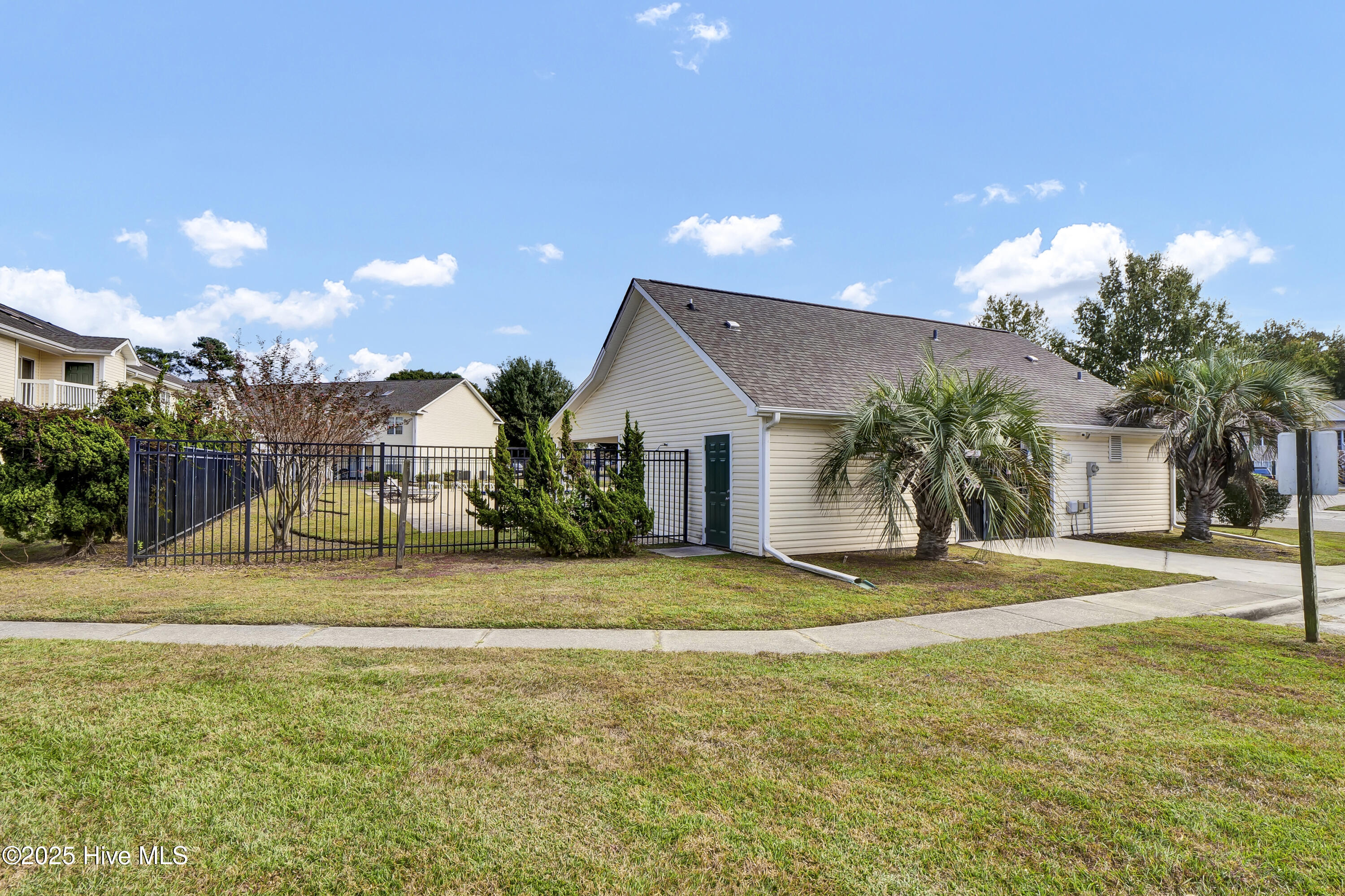 100541290 | Photo 26