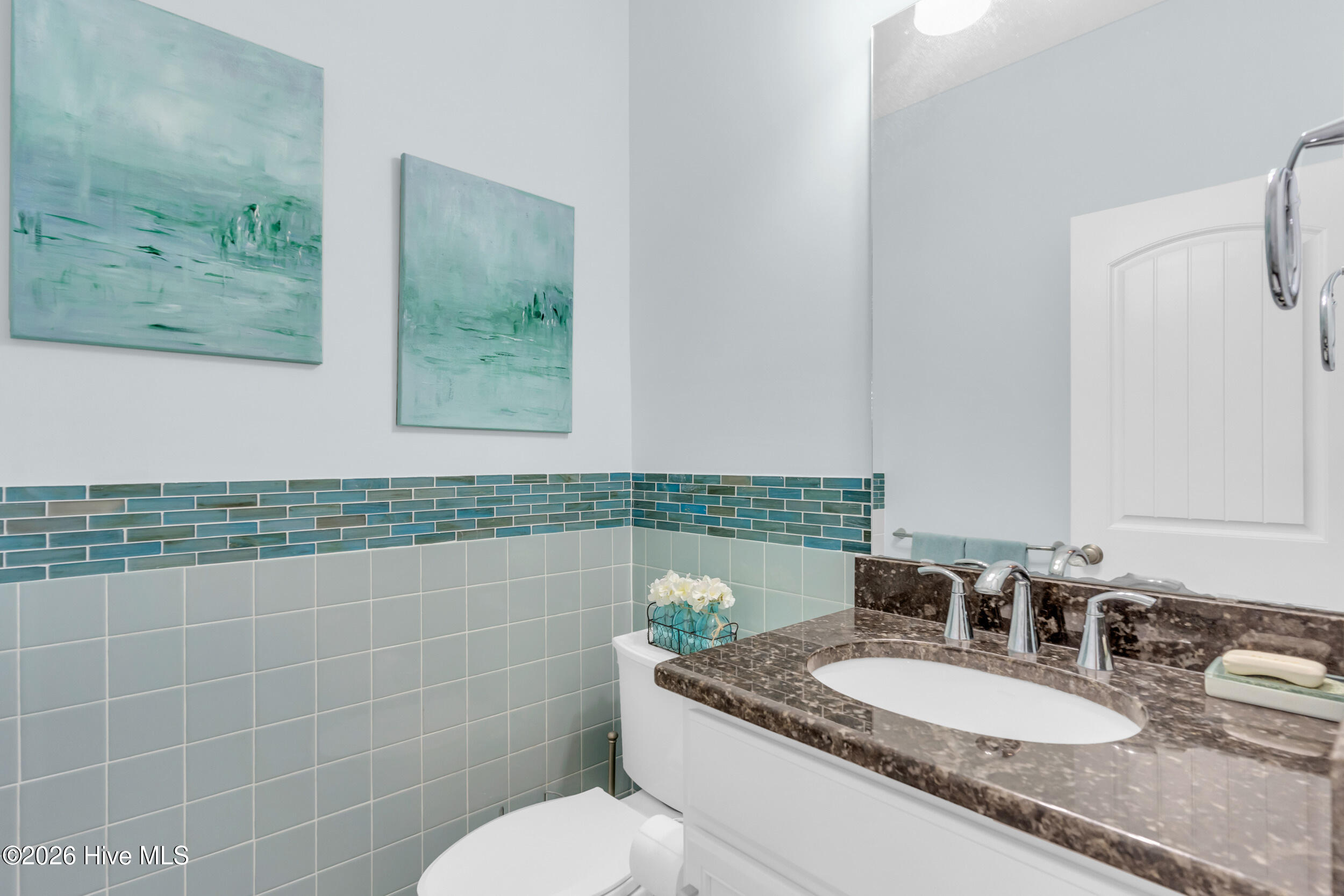 100550422 | Photo 16