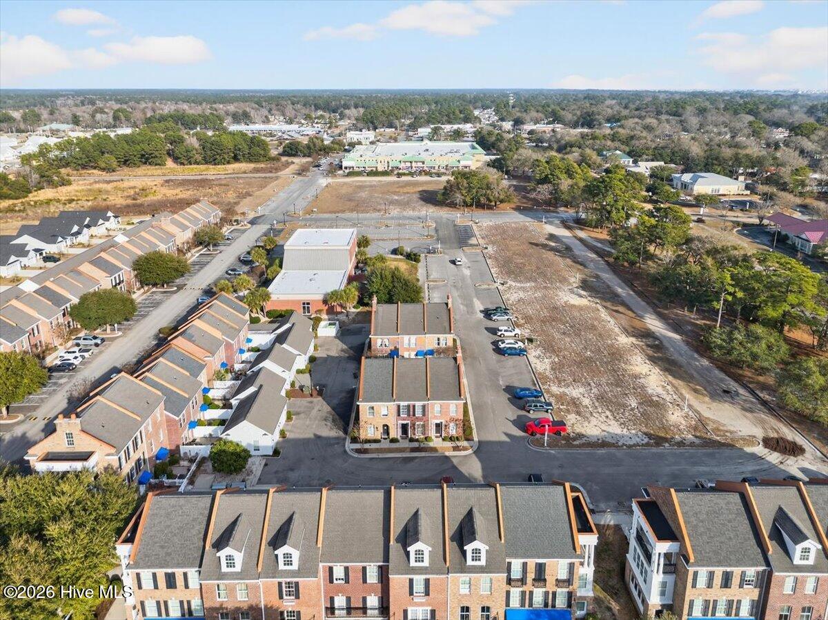 100548437 | Photo 46