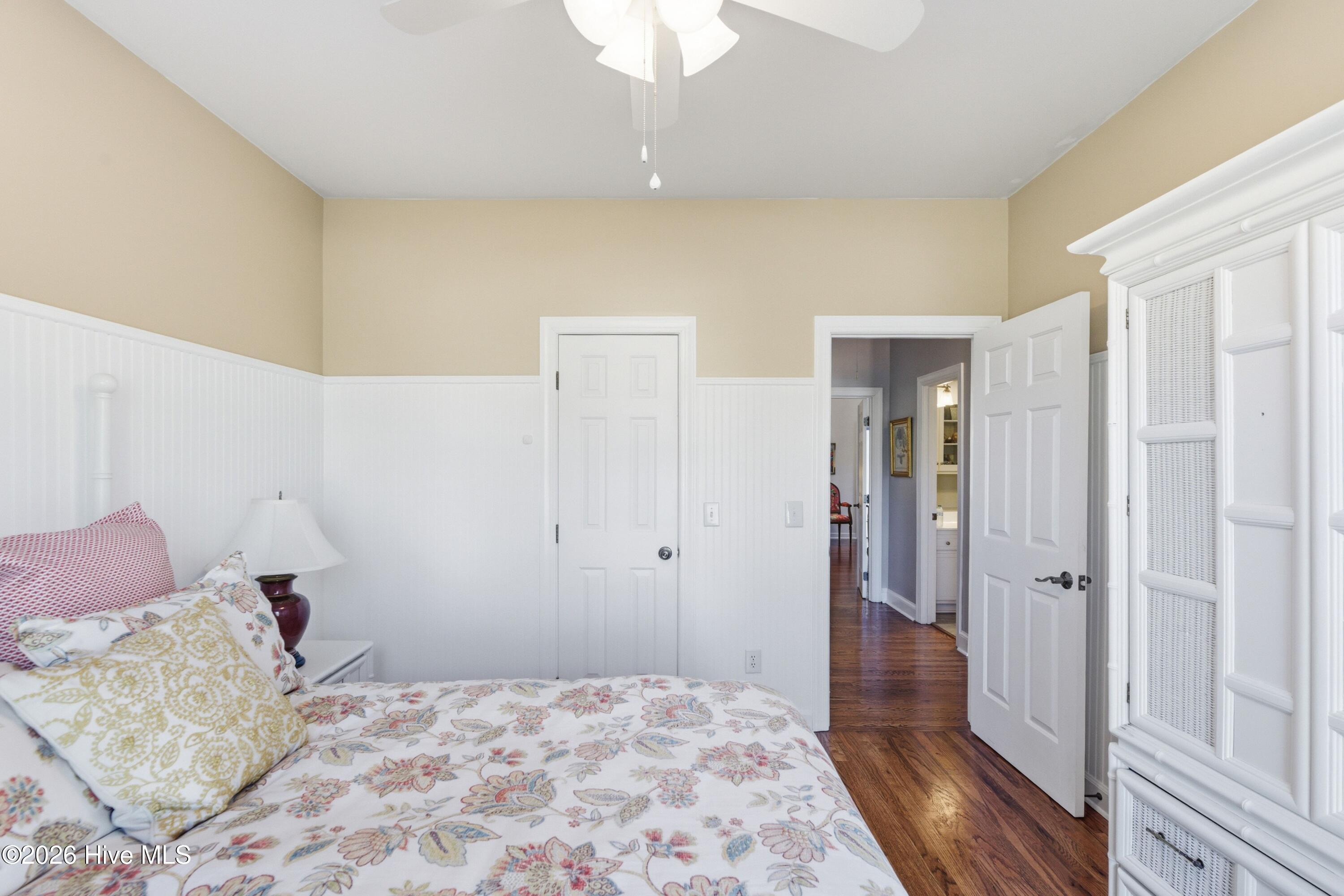 100568689 | Photo 41