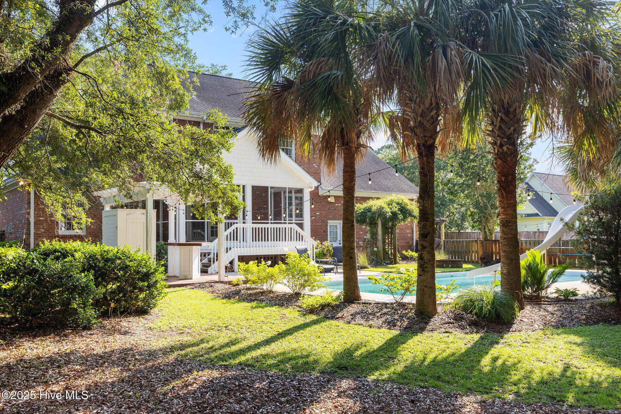 100518834 | Photo 55