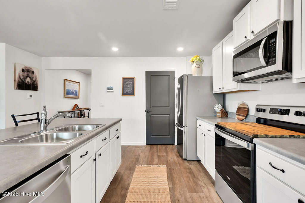 100569698 | Photo 11