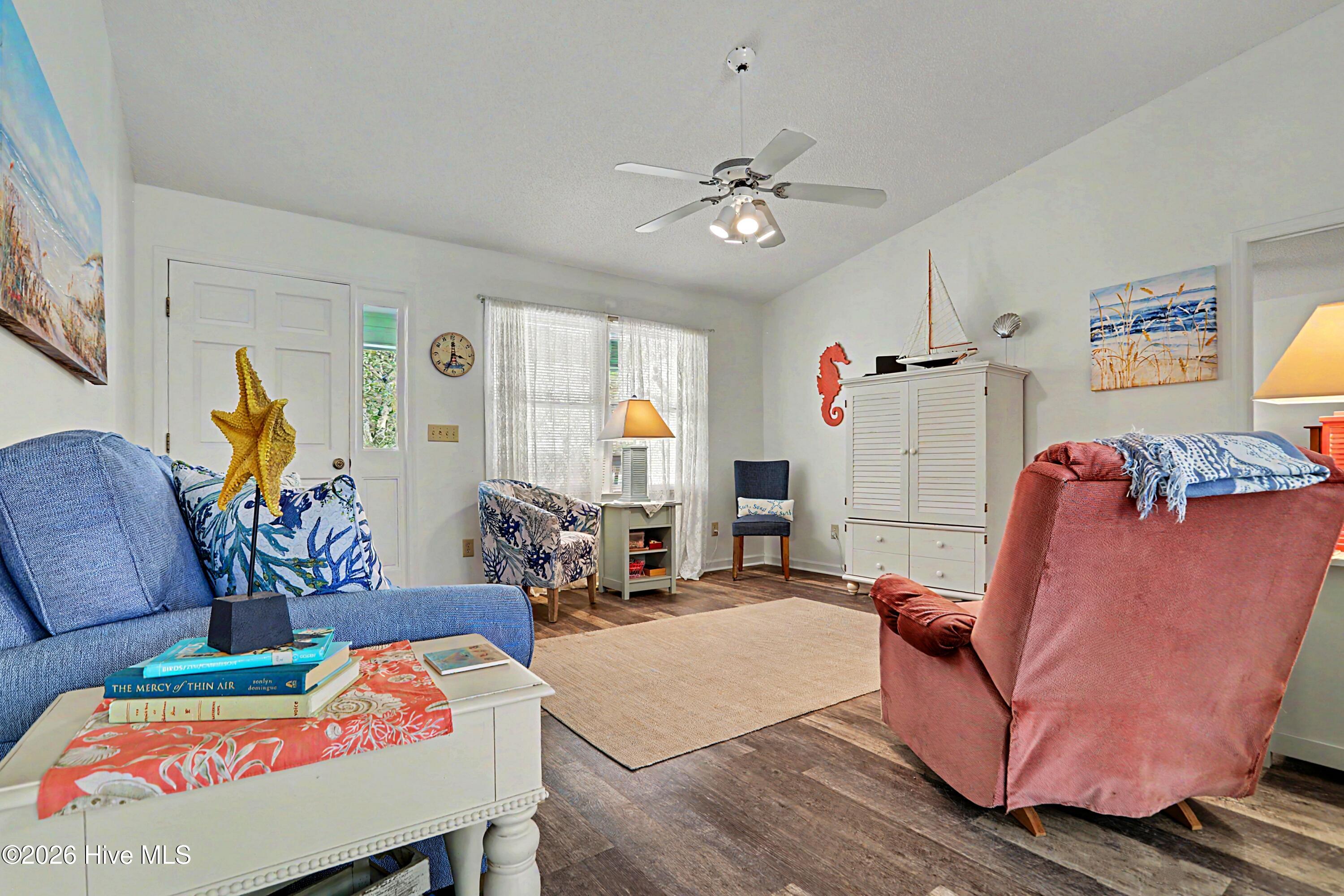 100563320 | Photo 21