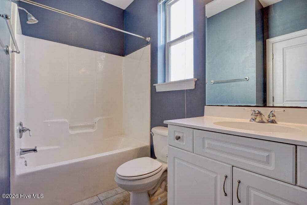 100550510 | Photo 17