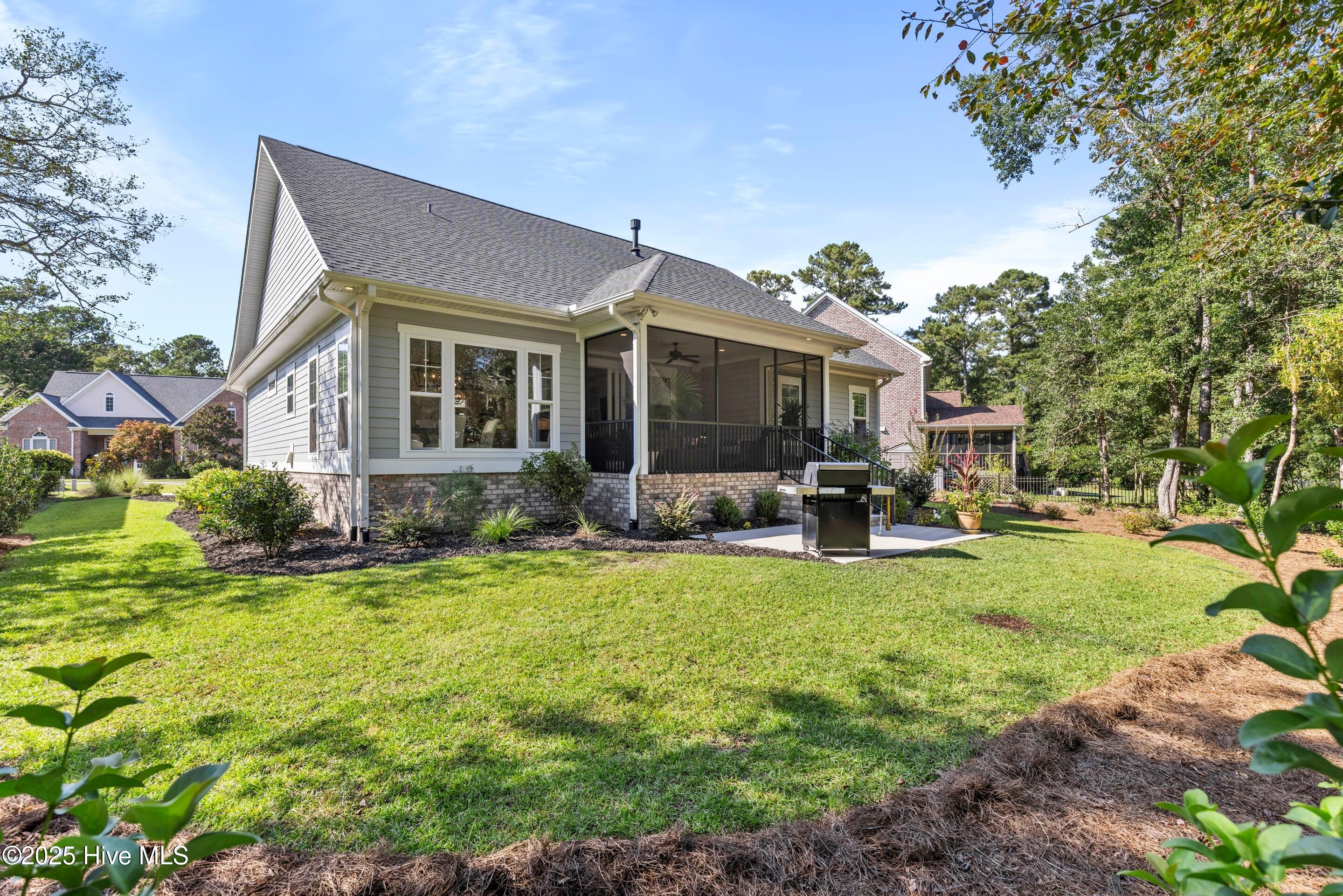 100558361 | Photo 55