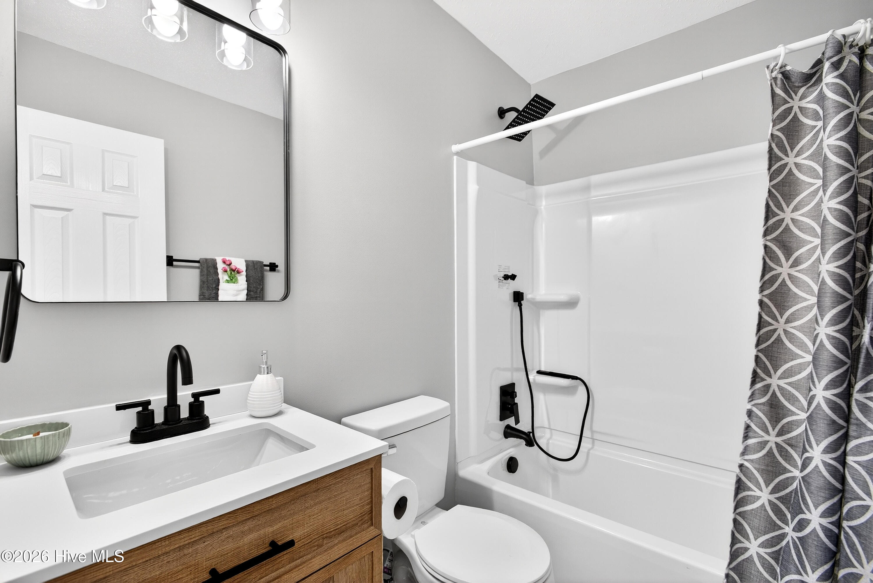 100551597 | Photo 27