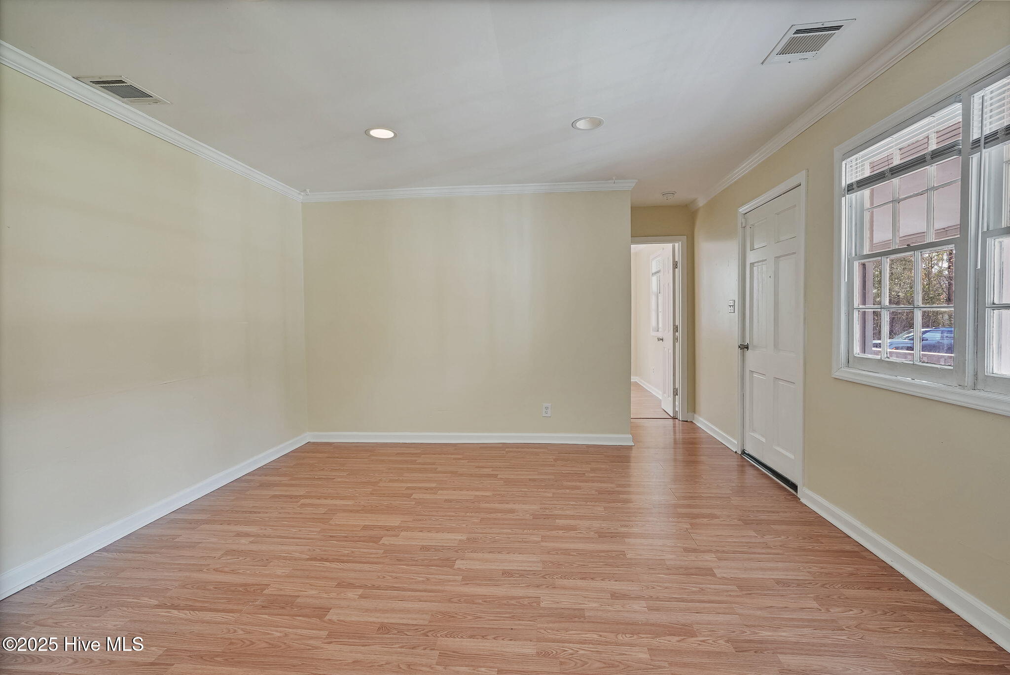 100543301 | Photo 17