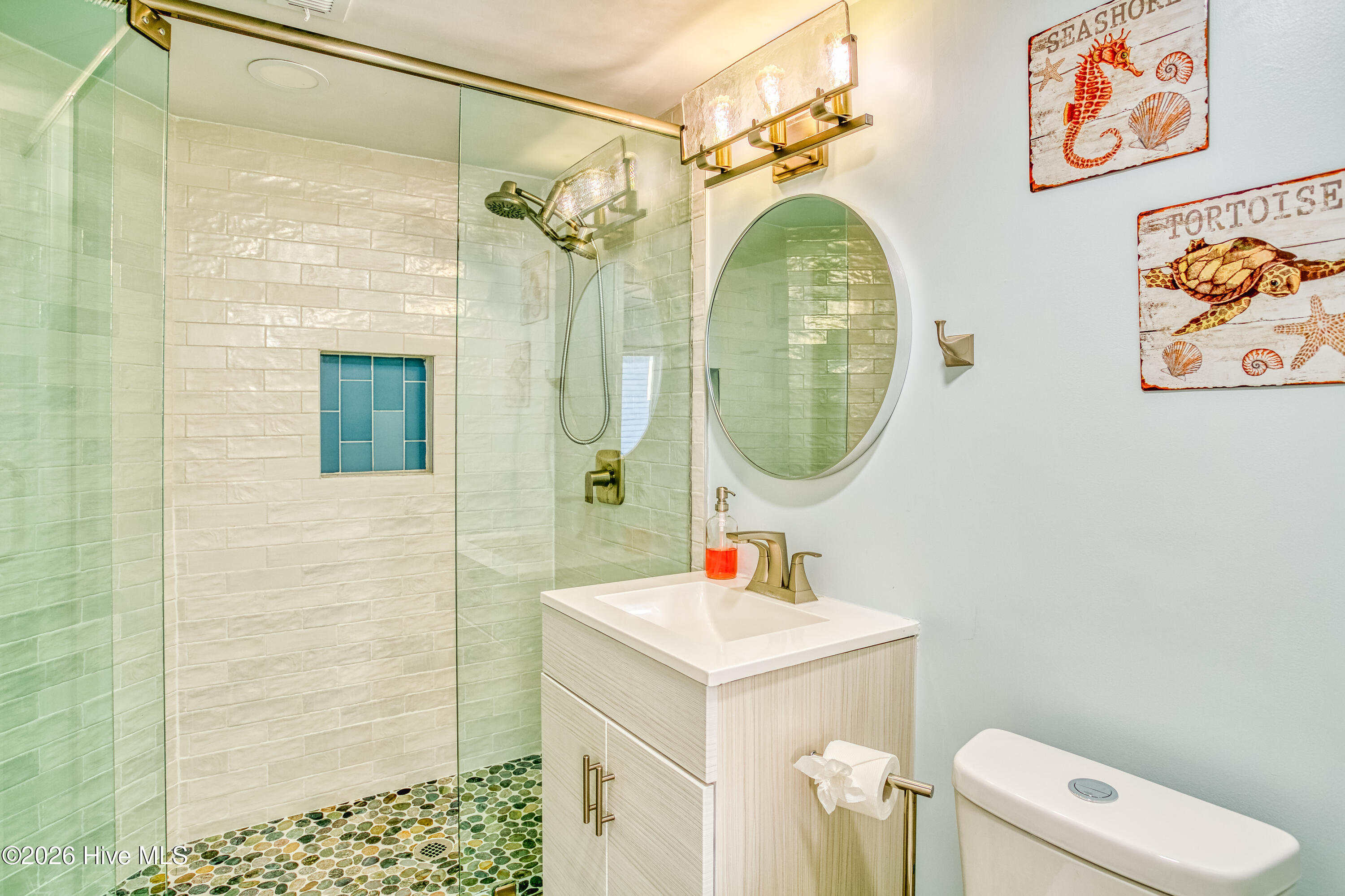 100558011 | Photo 19