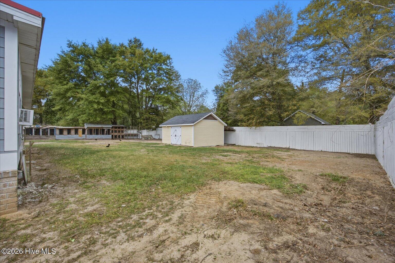 100565054 | Photo 33