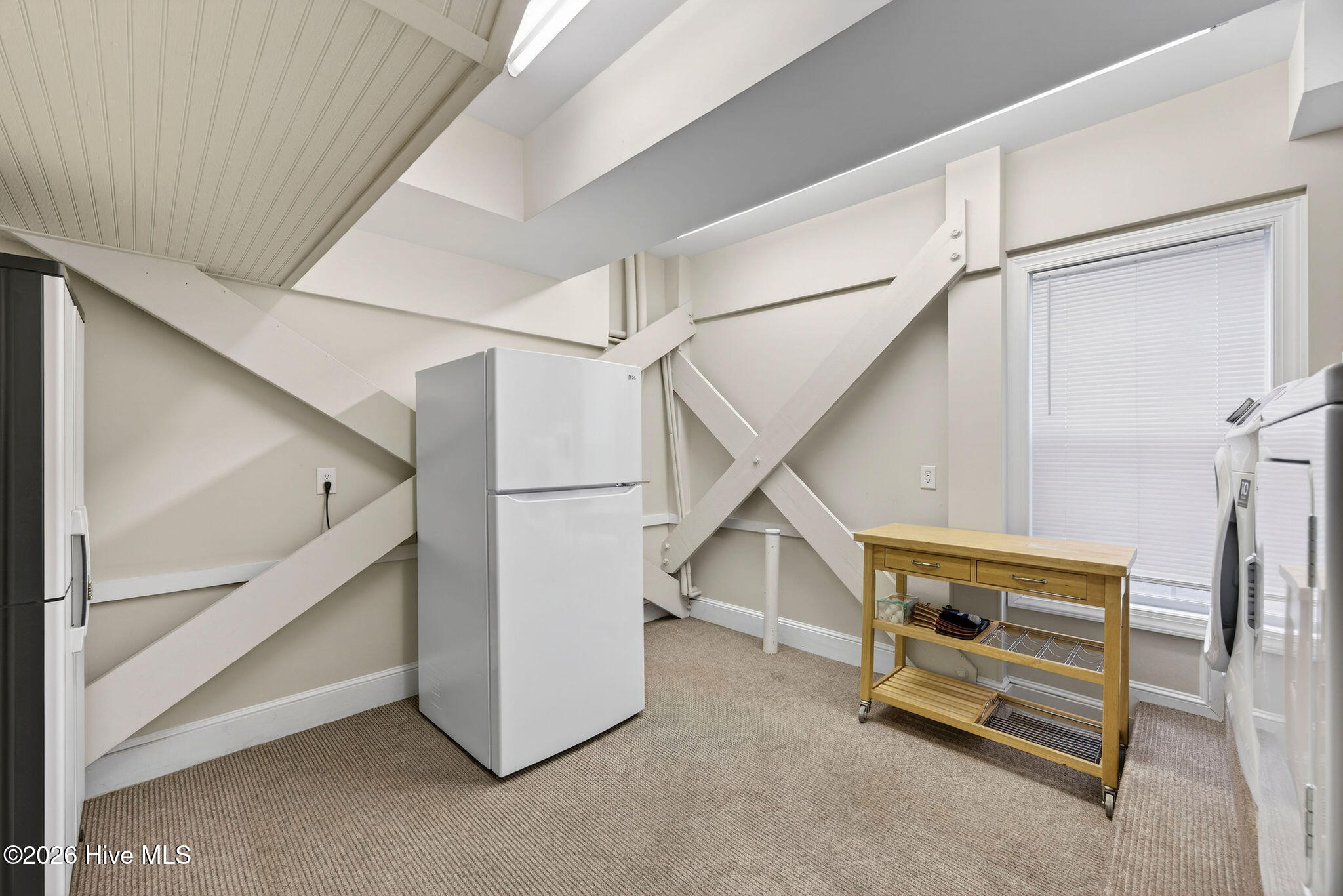 100558611 | Photo 65