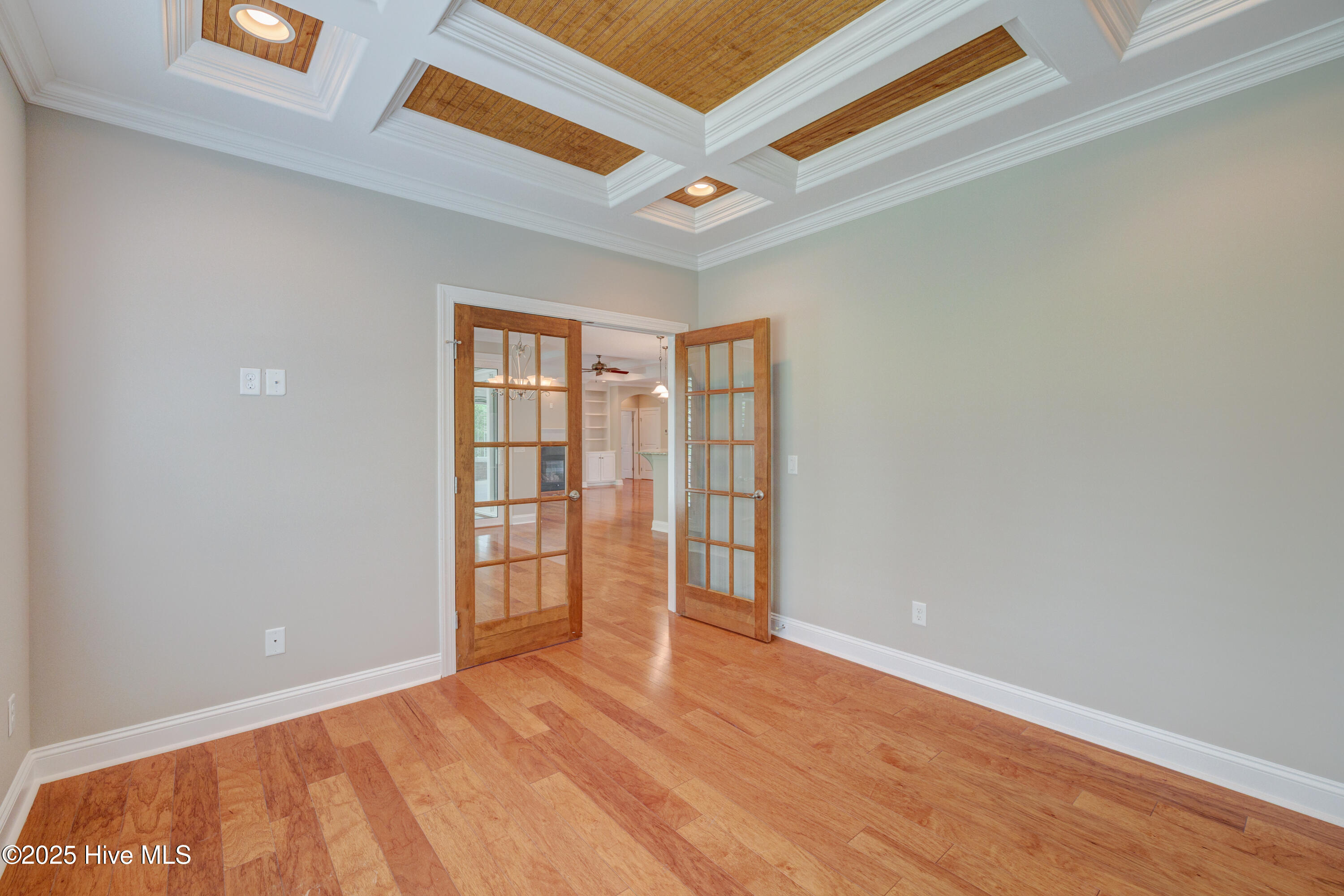 100527898 | Photo 27