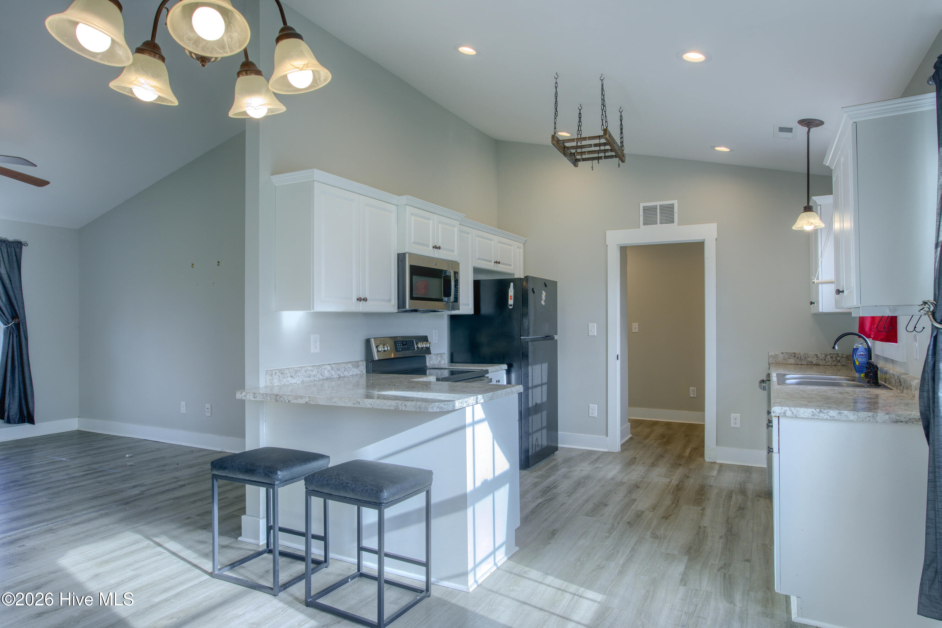 100559443 | Photo 10