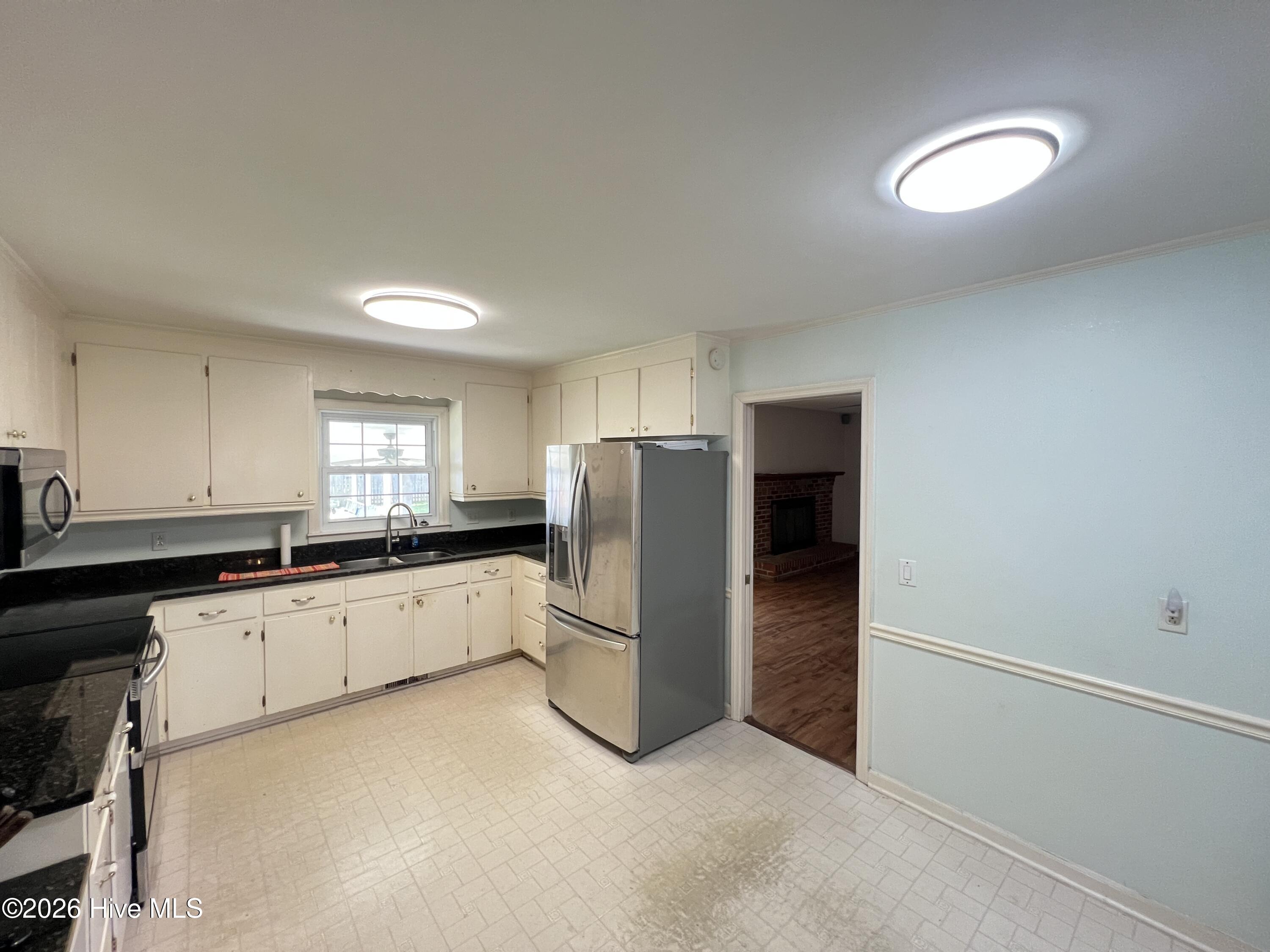 100562608 | Photo 25