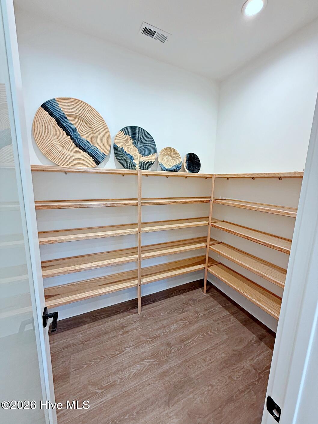 100553338 | Photo 14