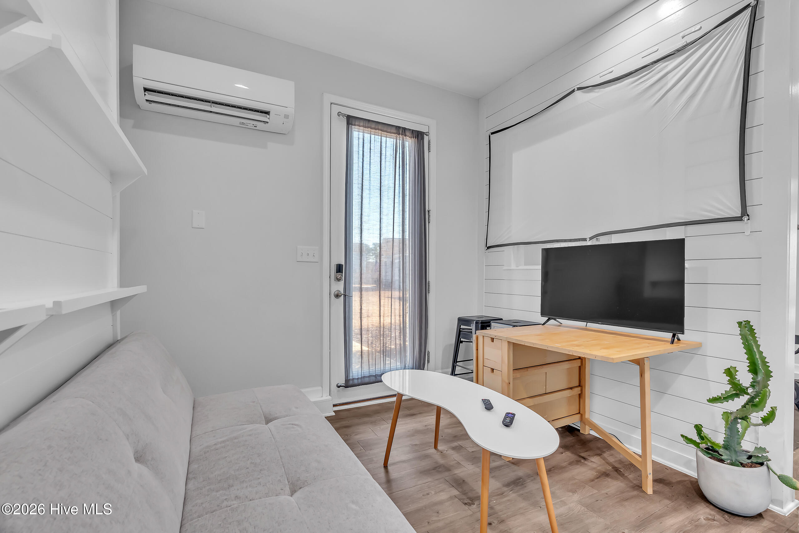 100551354 | Photo 28