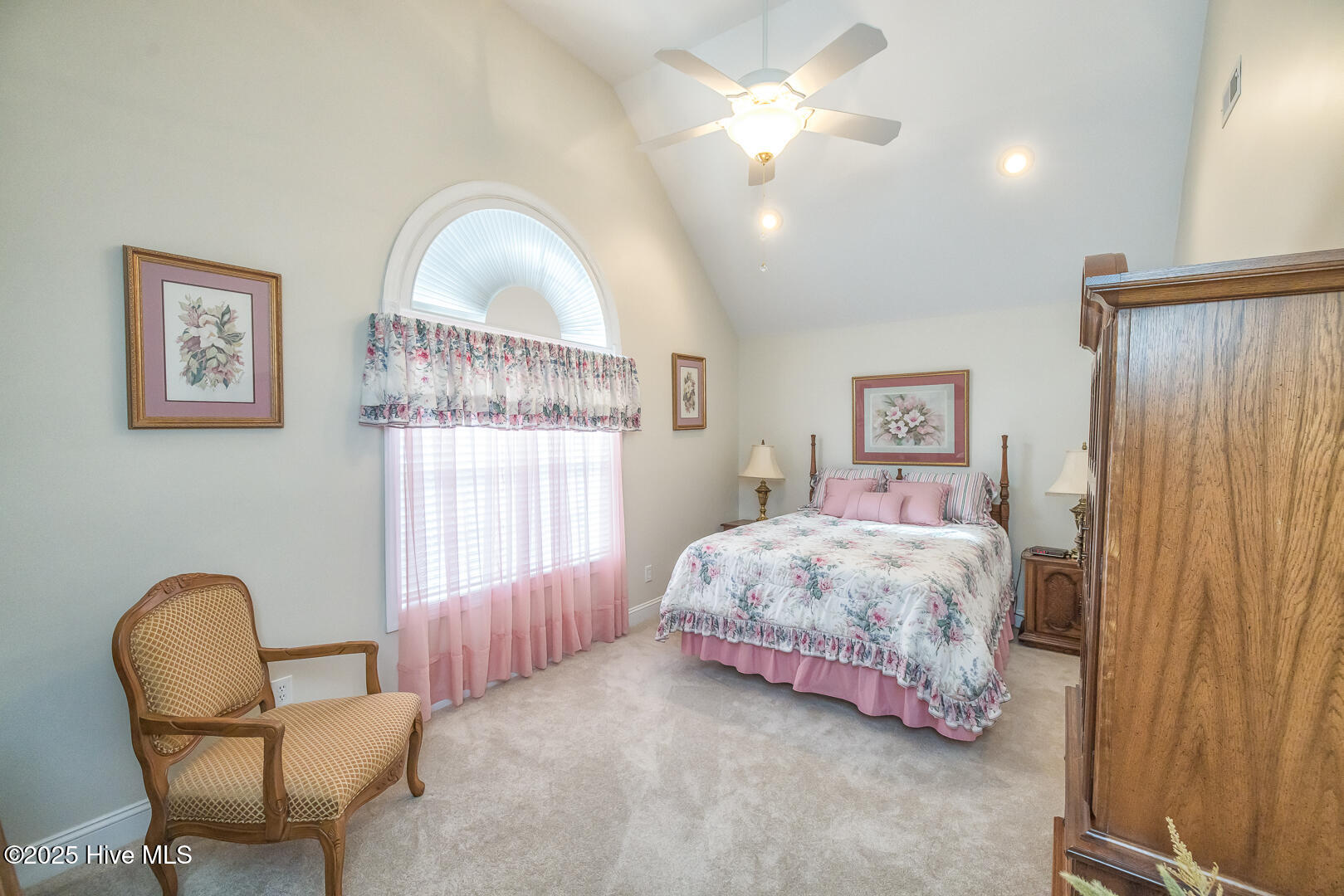 100538181 | Photo 45