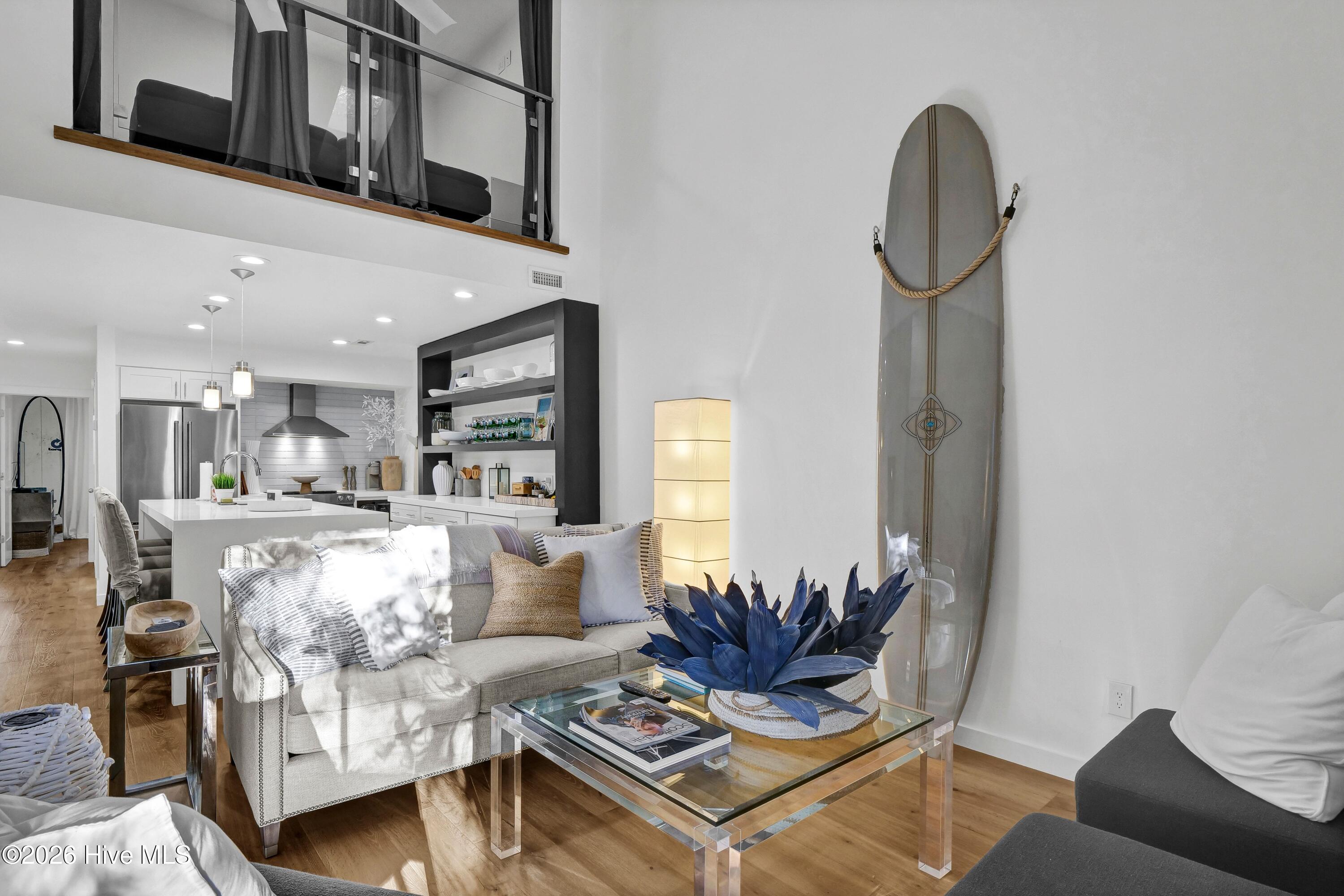 100549368 | Photo 10