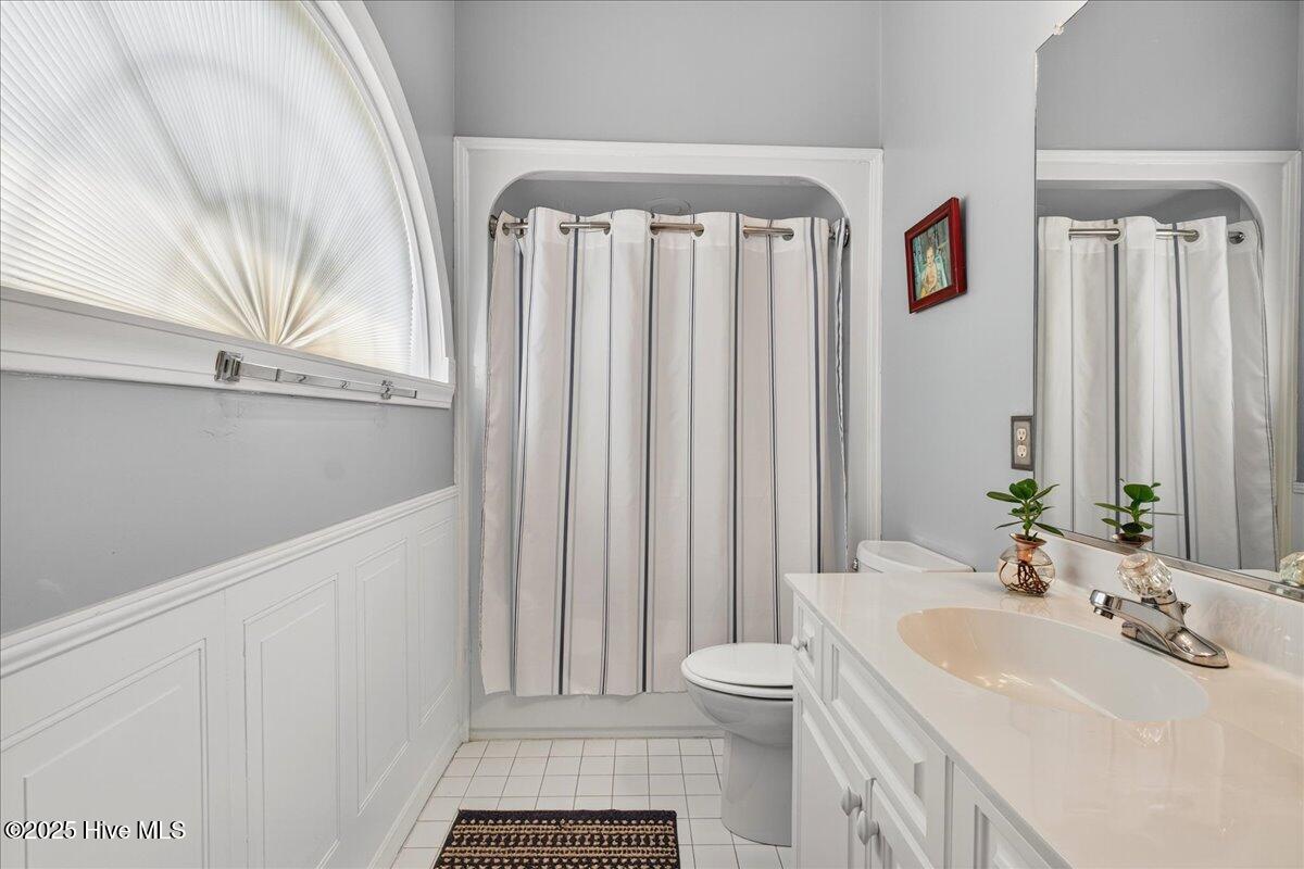 100561885 | Photo 46