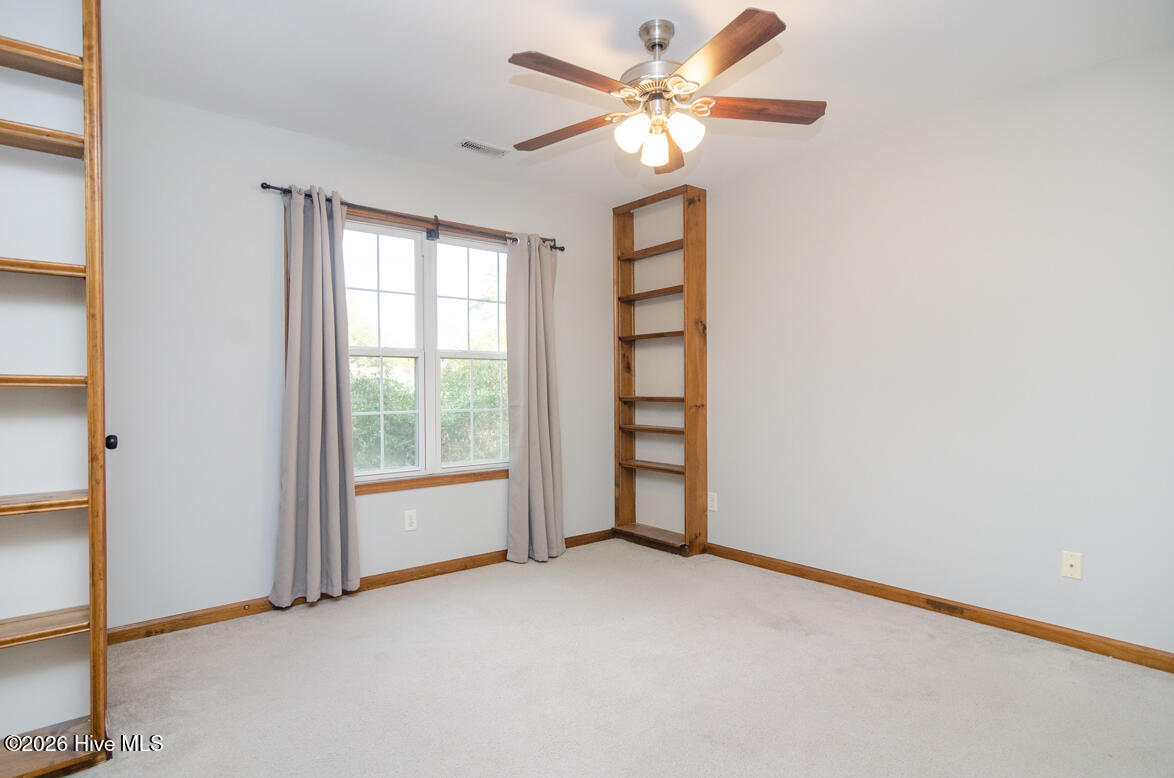 100567323 | Photo 21