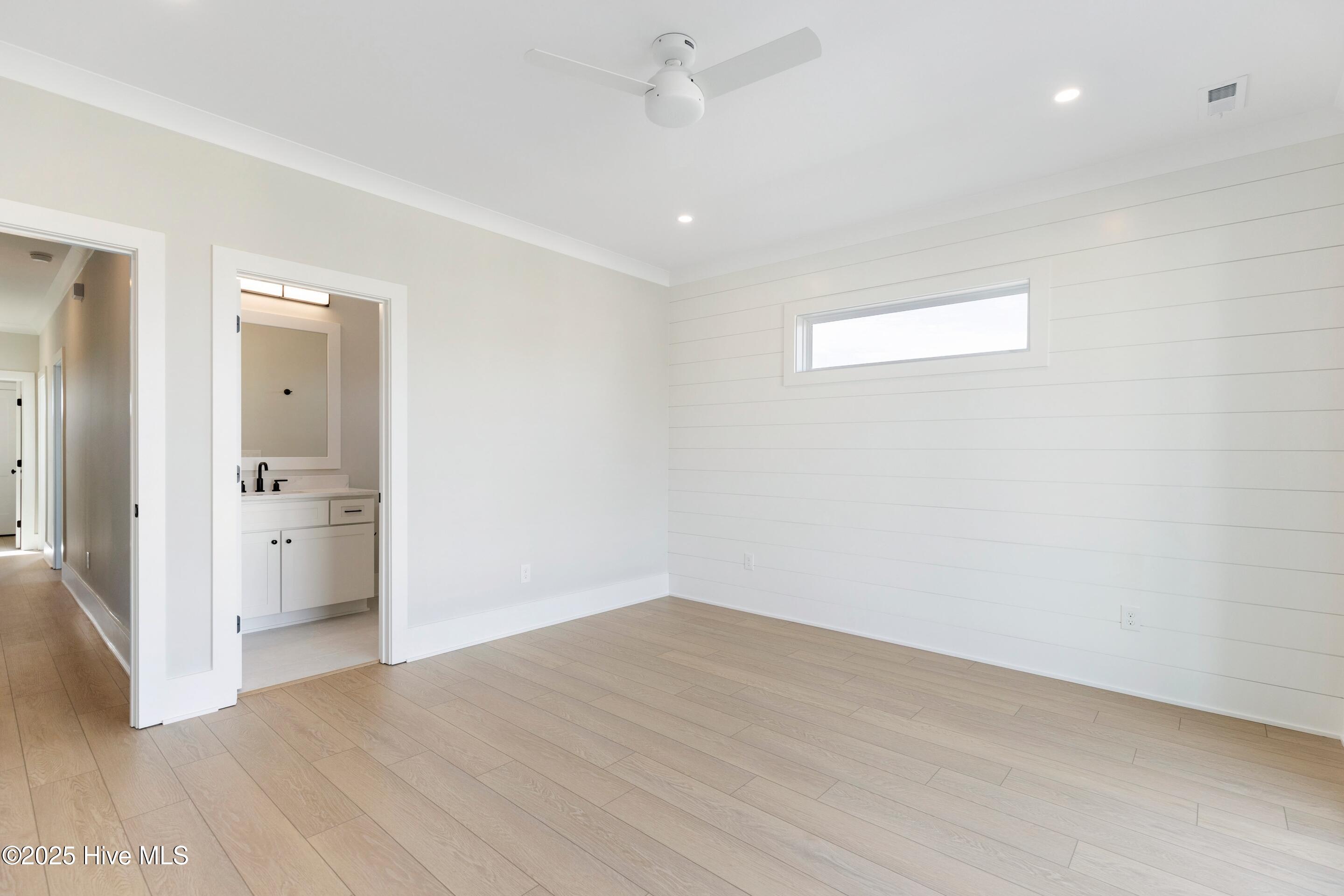 100544880 | Photo 30