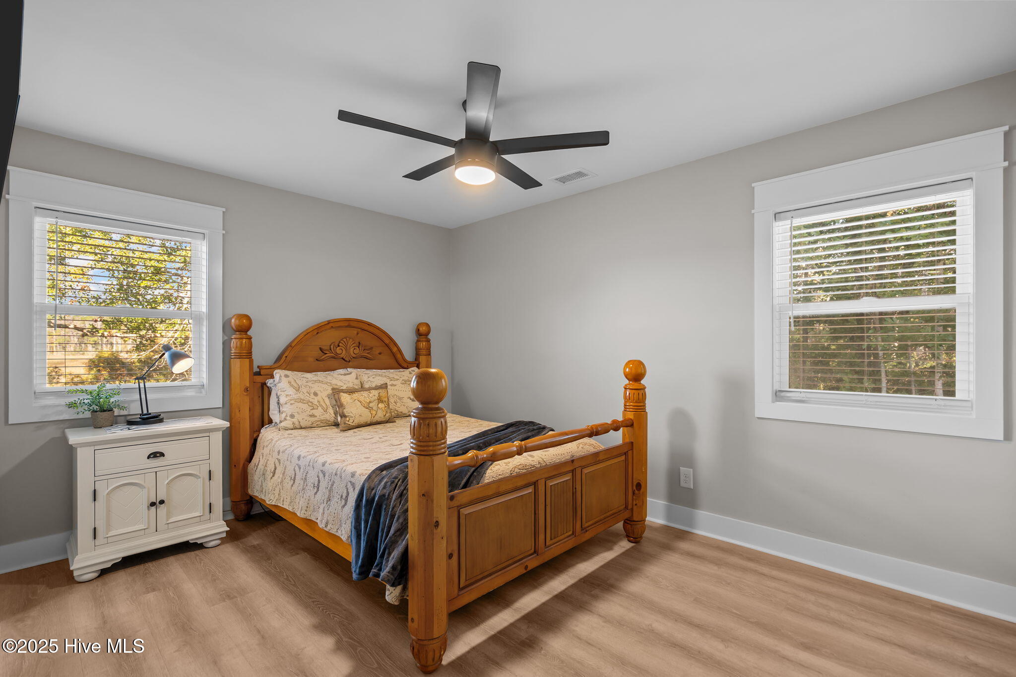 100538027 | Photo 27