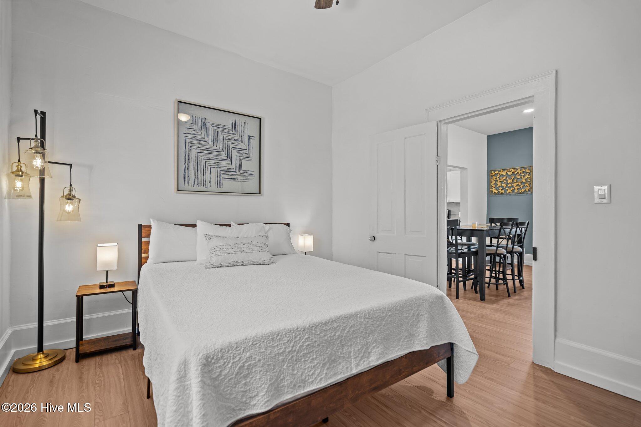 100550595 | Photo 28