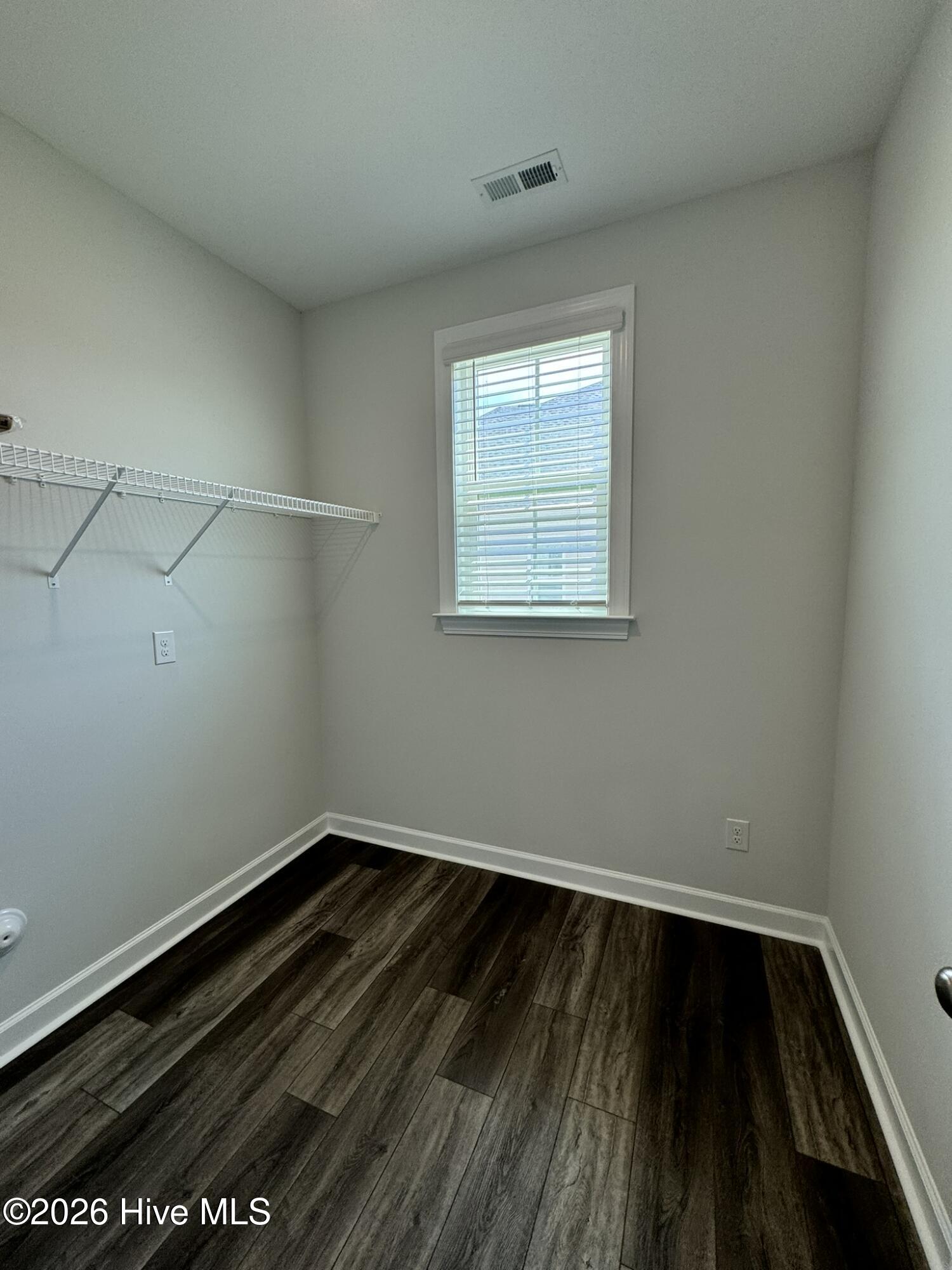 100558749 | Photo 20