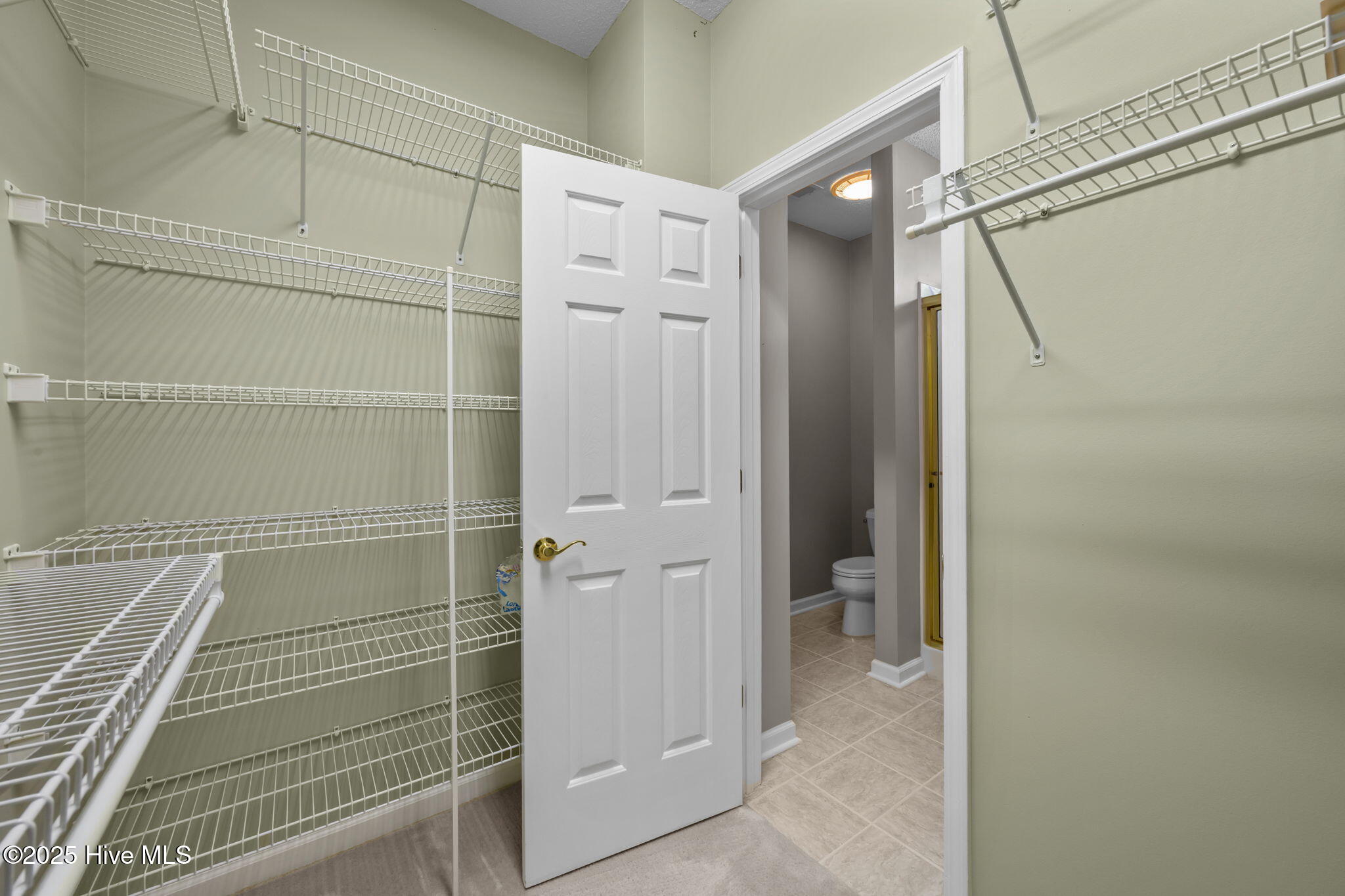 100539449 | Photo 23