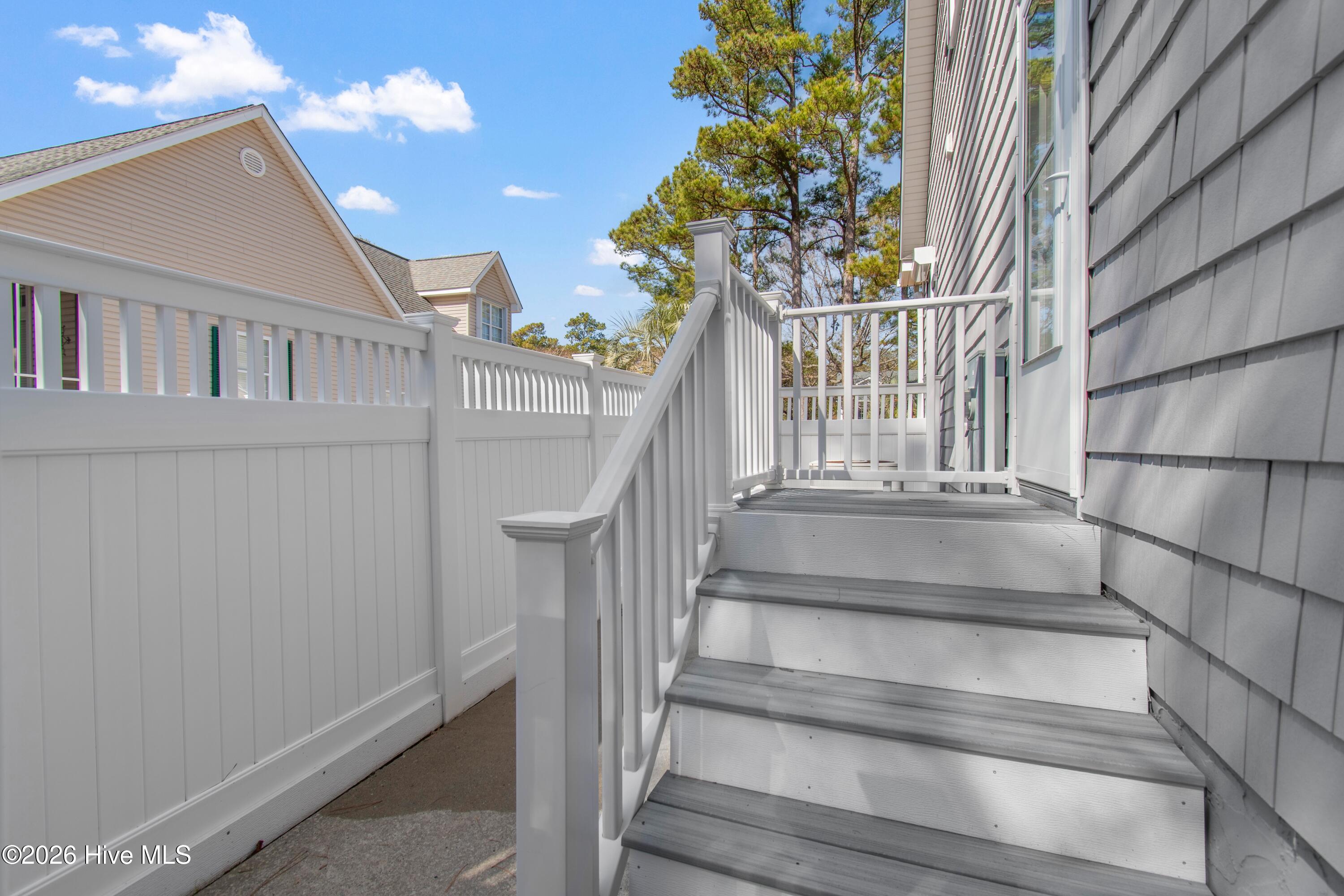 100555645 | Photo 44