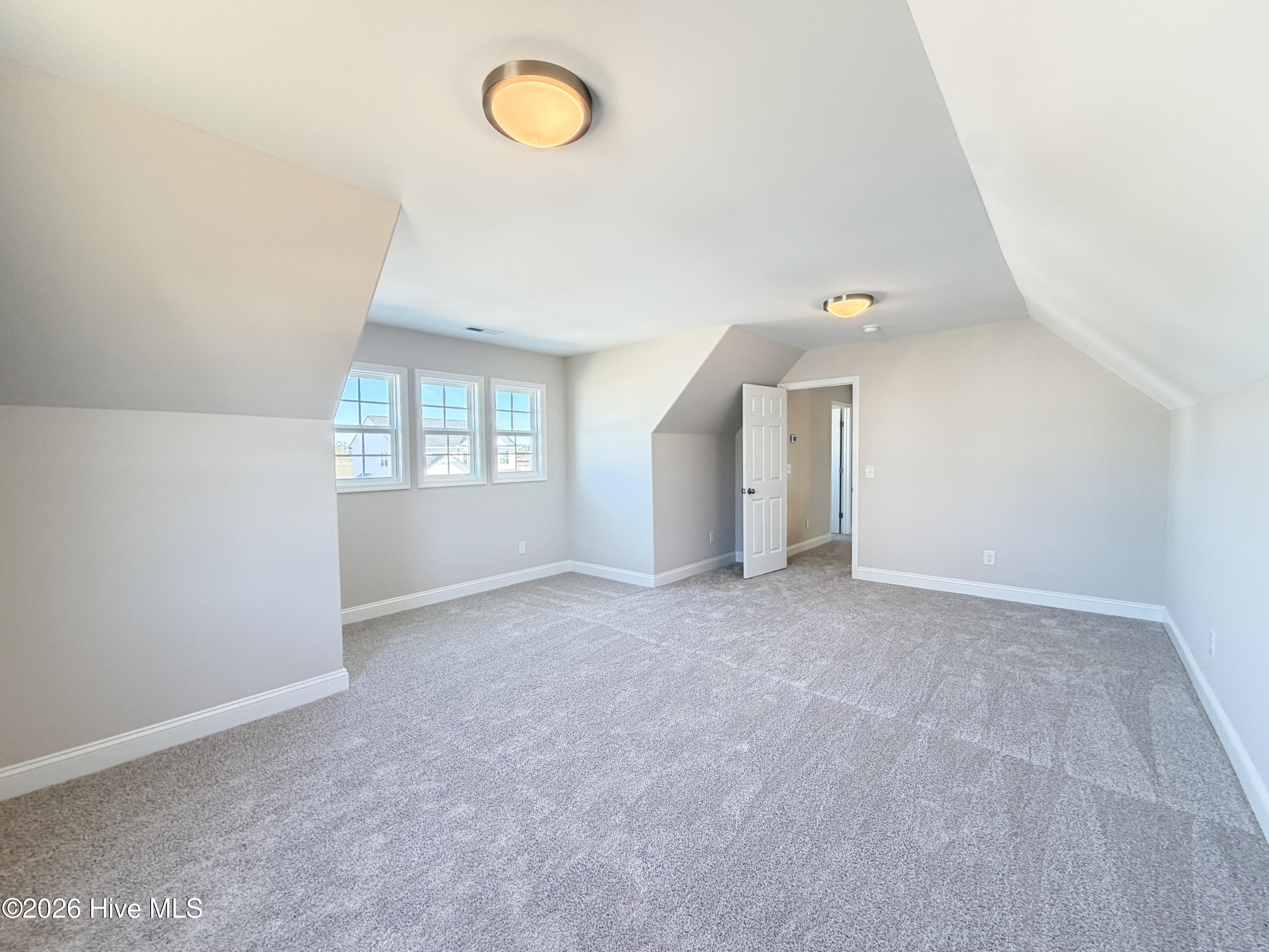 100551554 | Photo 12