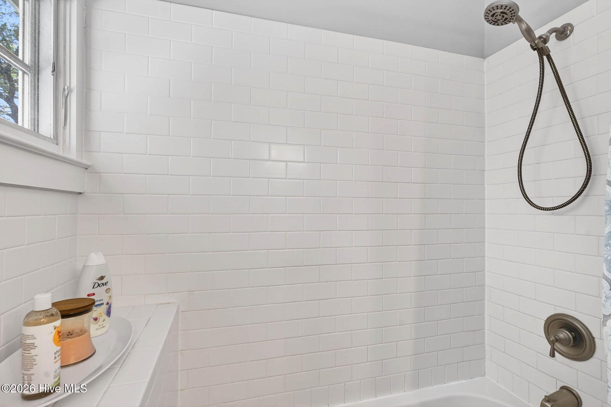 100564993 | Photo 37